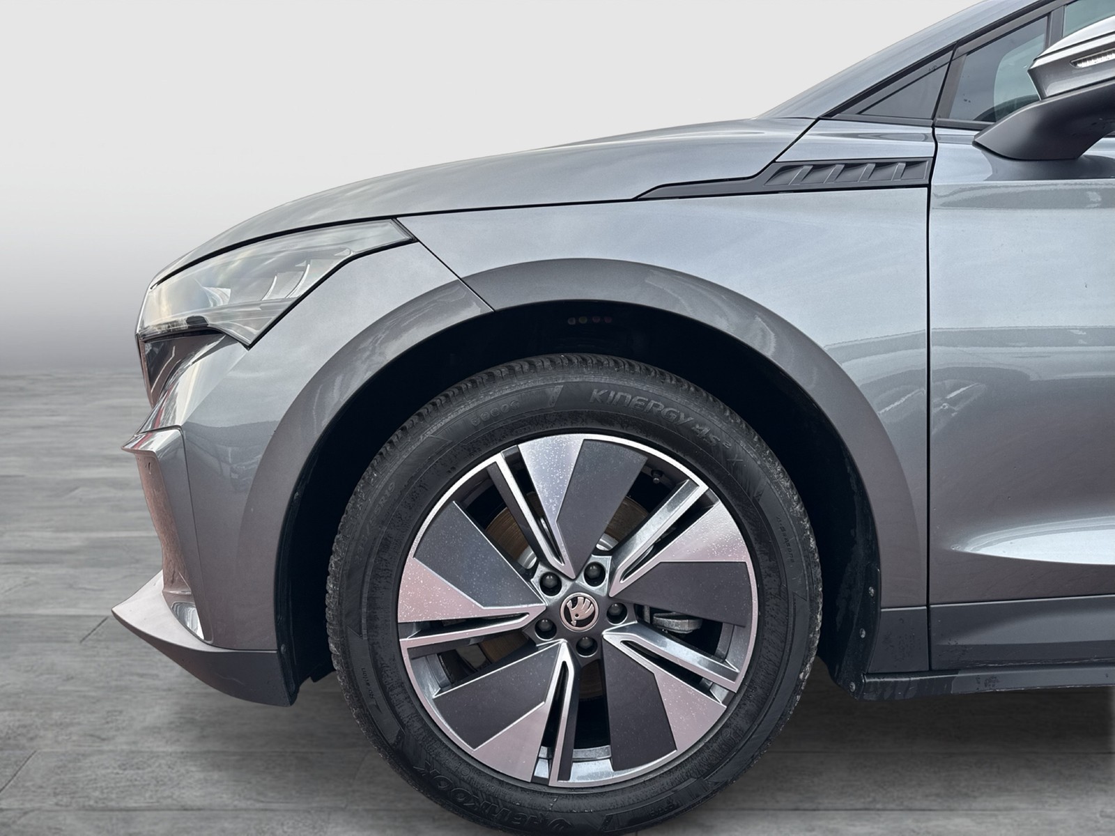 Skoda Enyaq 50 LOFT CAM LM19 NAVI LED KEYLESS-GO KLIMA