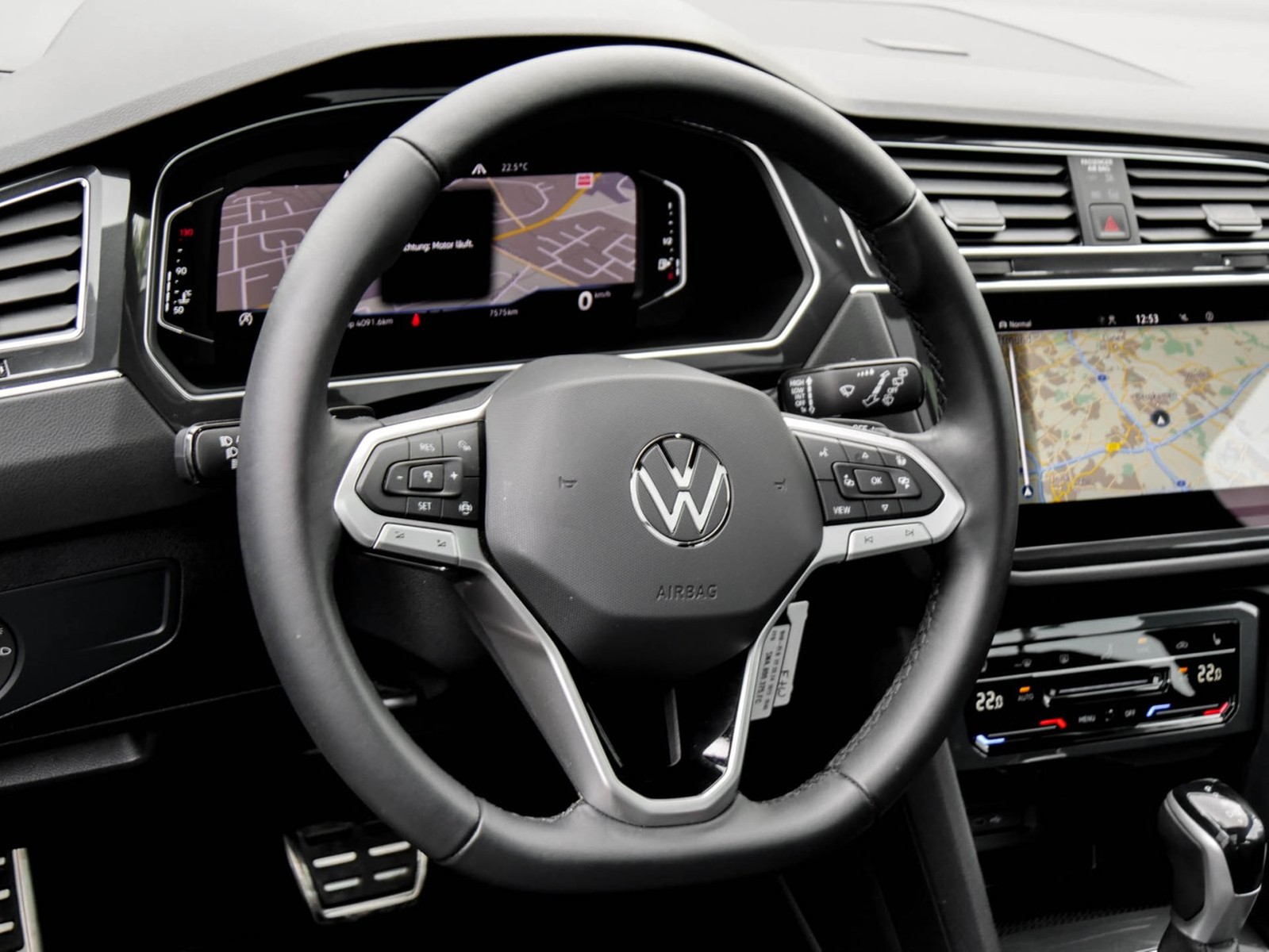 Volkswagen Tiguan 1.5 MOVE PANO 360CAM ACC LM18 NAVI SITZHZ