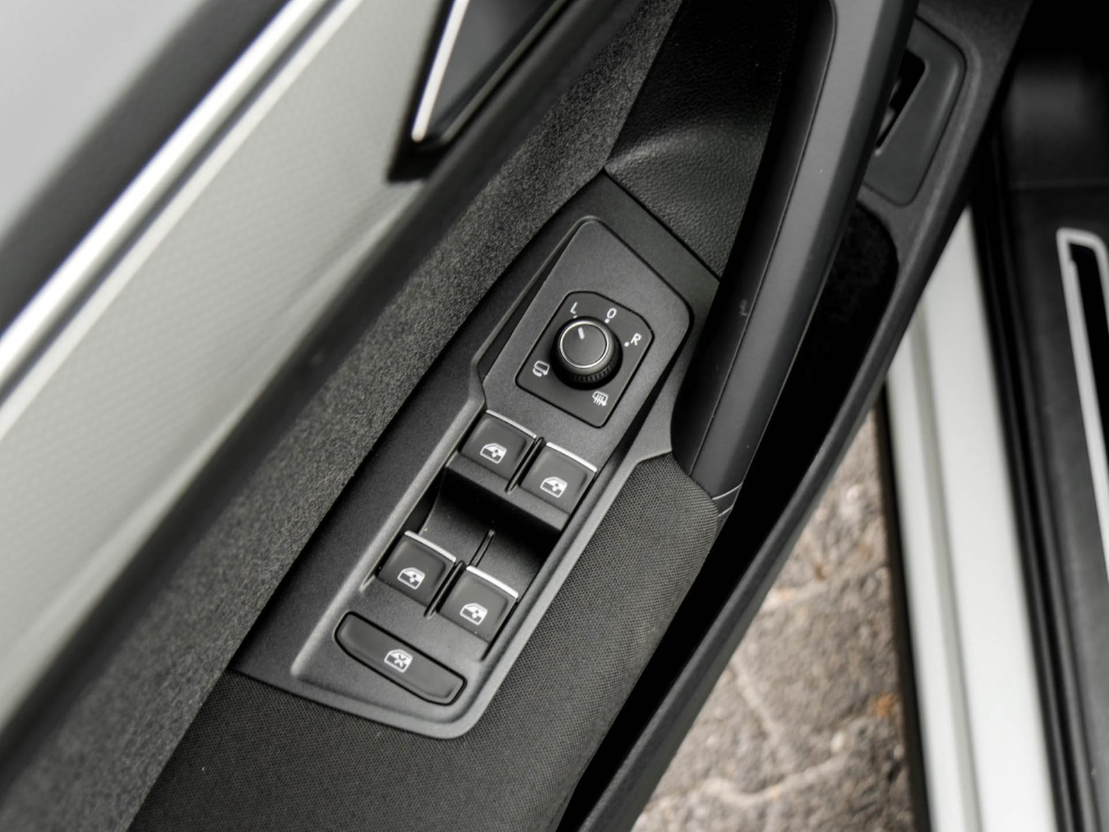 Volkswagen Tiguan 1.5 MOVE PANO 360CAM ACC LM18 NAVI SITZHZ