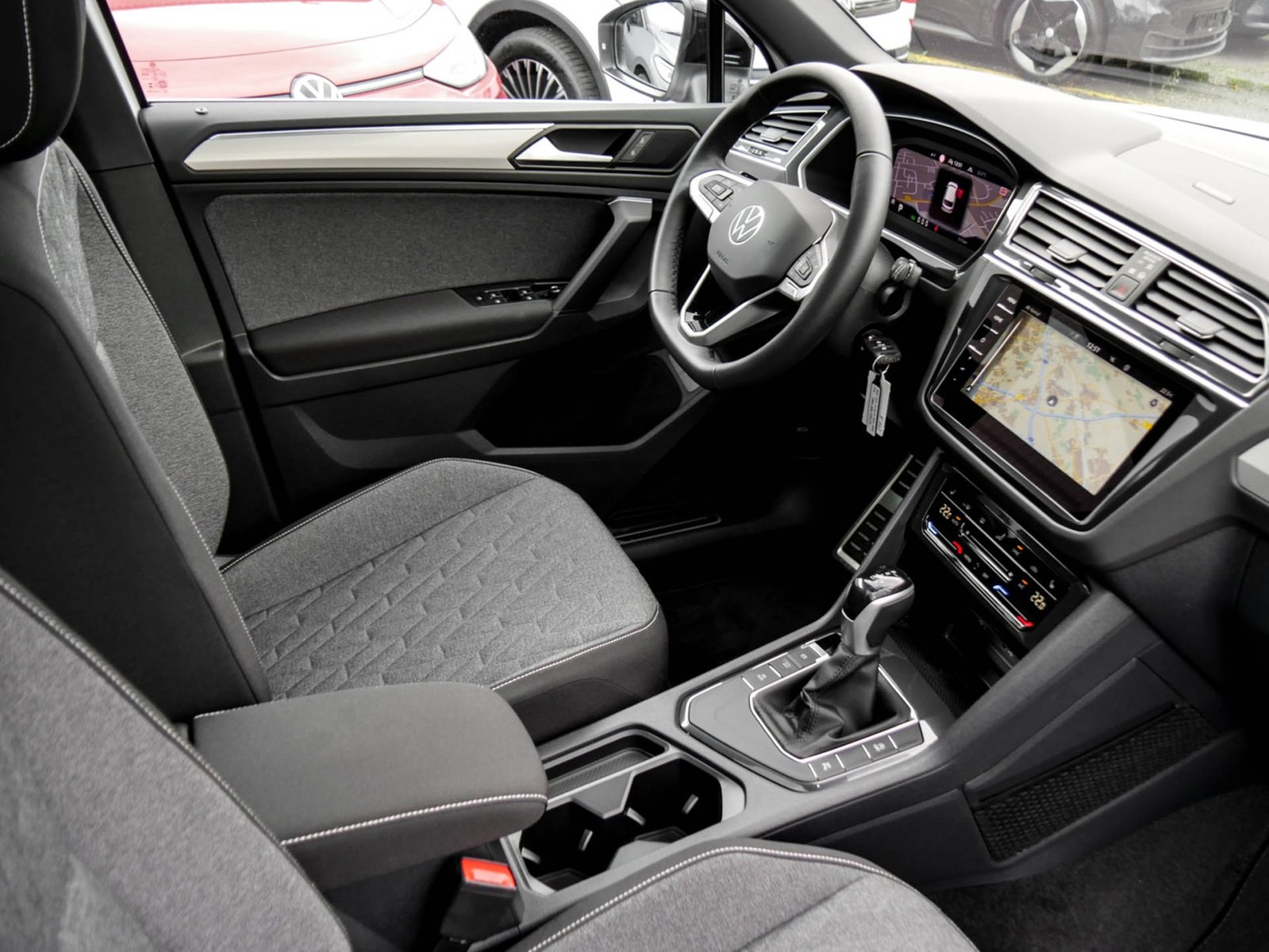 Volkswagen Tiguan 1.5 MOVE PANO 360CAM ACC LM18 NAVI SITZHZ