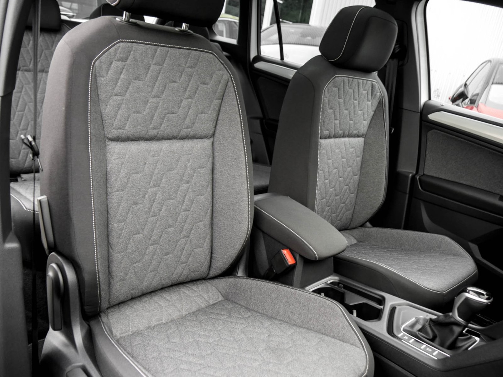 Volkswagen Tiguan 1.5 MOVE PANO 360CAM ACC LM18 NAVI SITZHZ
