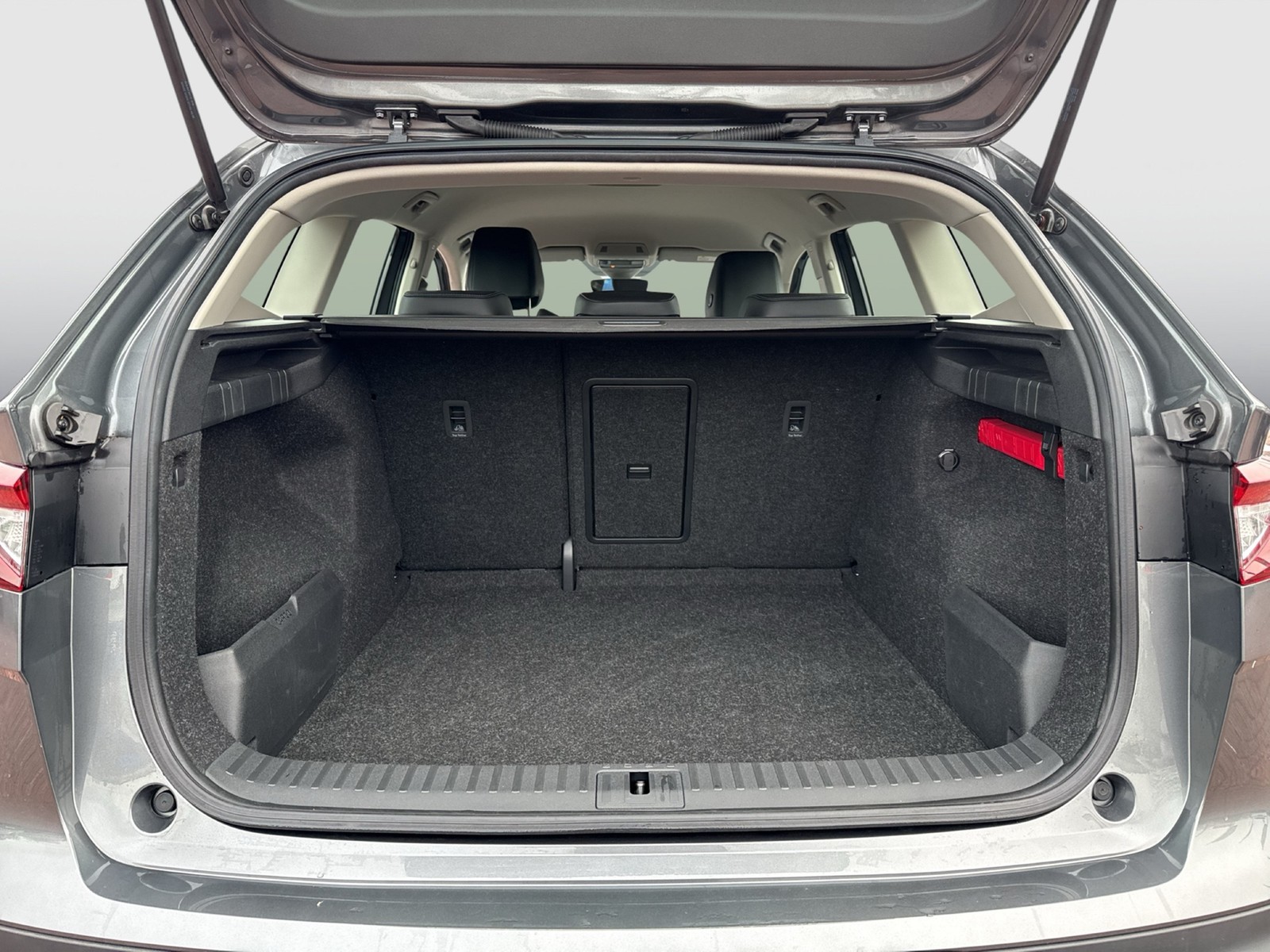 Skoda Enyaq 50 LOFT CAM LM19 NAVI LED KEYLESS-GO KLIMA