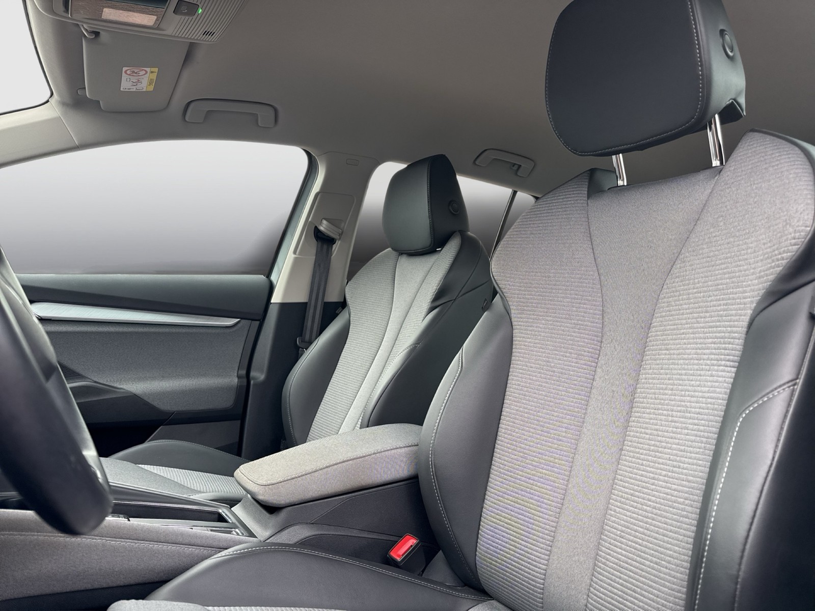 Skoda Enyaq 50 LOFT CAM LM19 NAVI LED KEYLESS-GO KLIMA