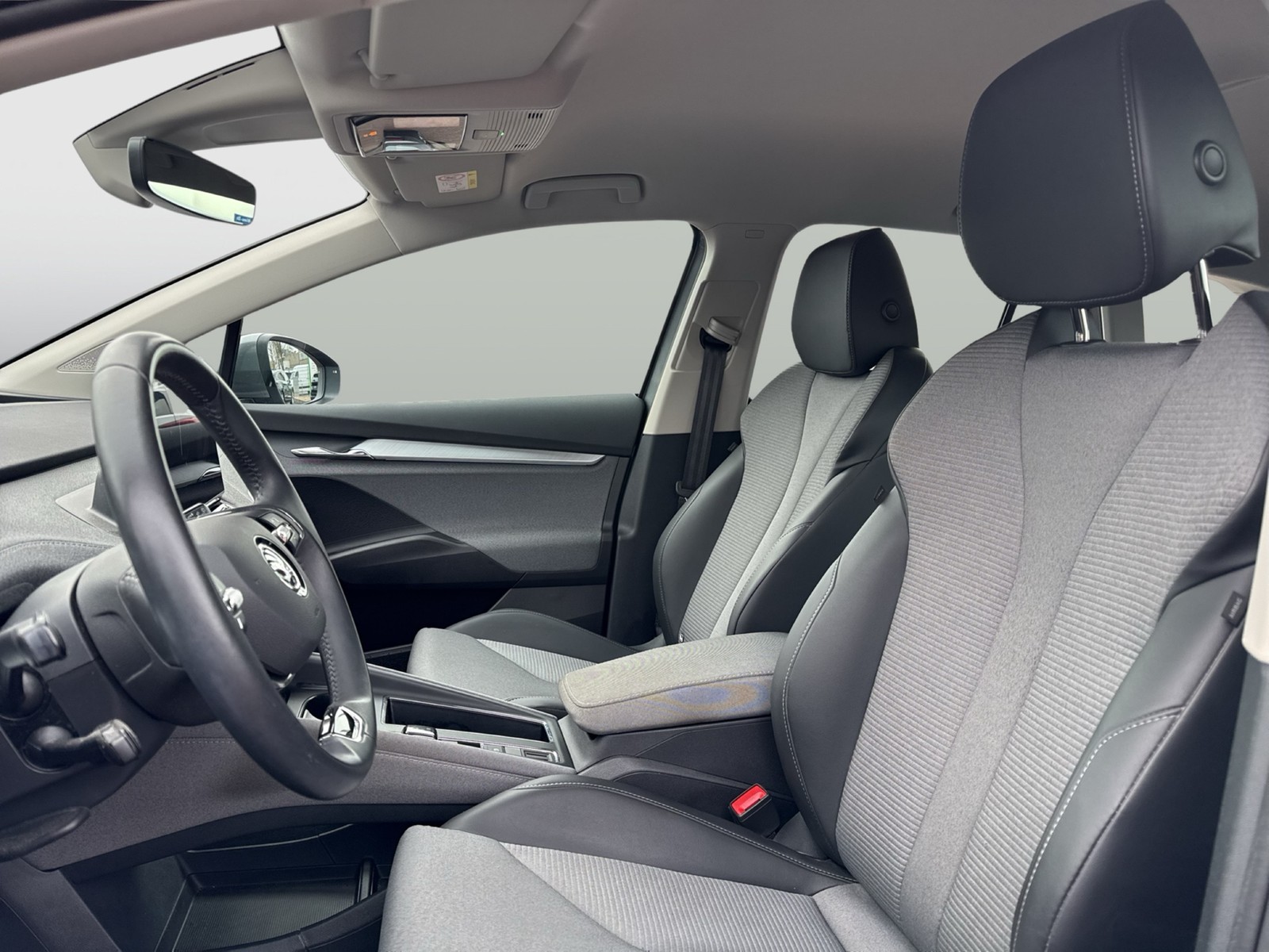 Skoda Enyaq 50 LOFT CAM LM19 NAVI LED KEYLESS-GO KLIMA