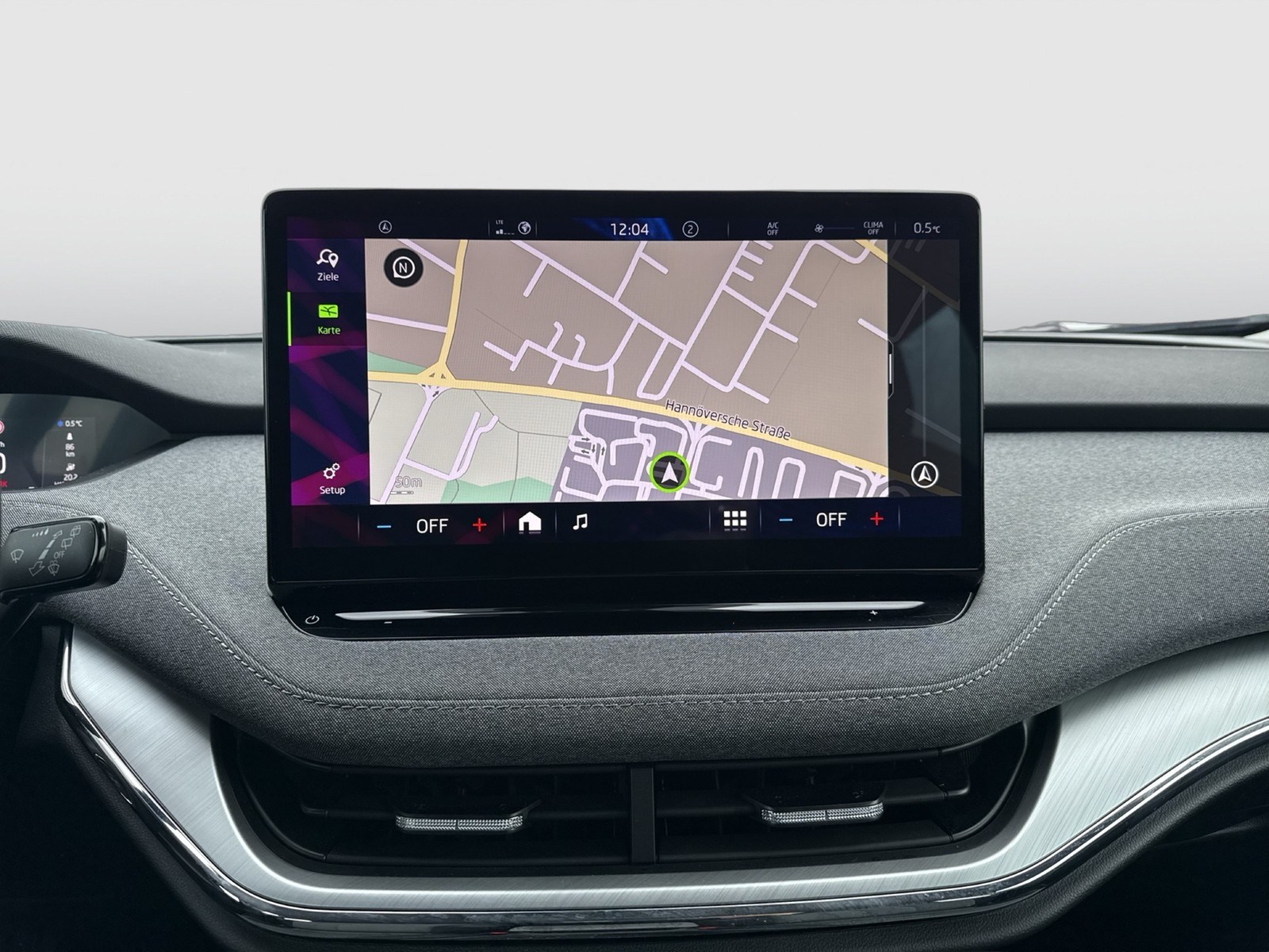 Skoda Enyaq 50 LOFT CAM LM19 NAVI LED KEYLESS-GO KLIMA