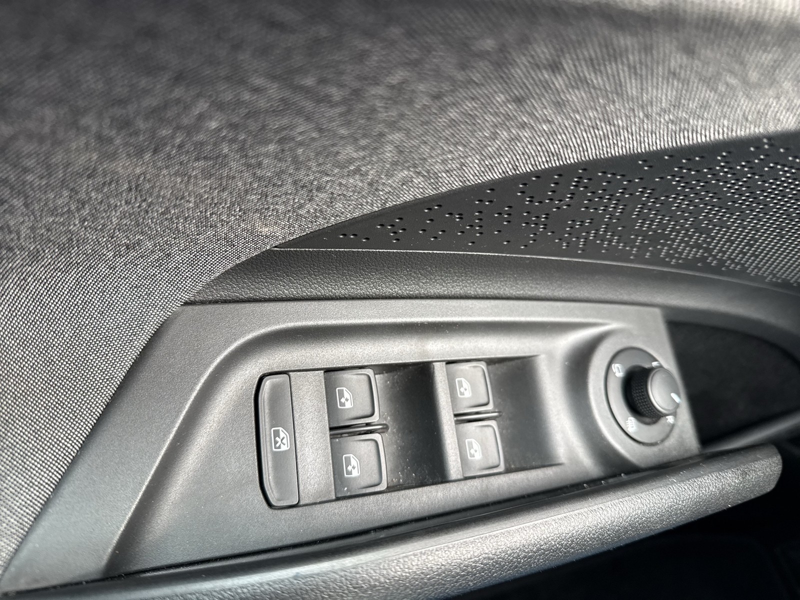 Skoda Enyaq 50 LOFT CAM LM19 NAVI LED KEYLESS-GO KLIMA