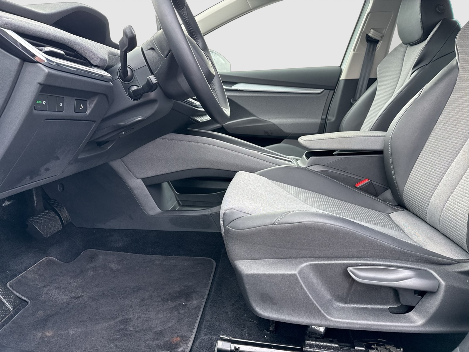 Skoda Enyaq 50 LOFT CAM LM19 NAVI LED KEYLESS-GO KLIMA