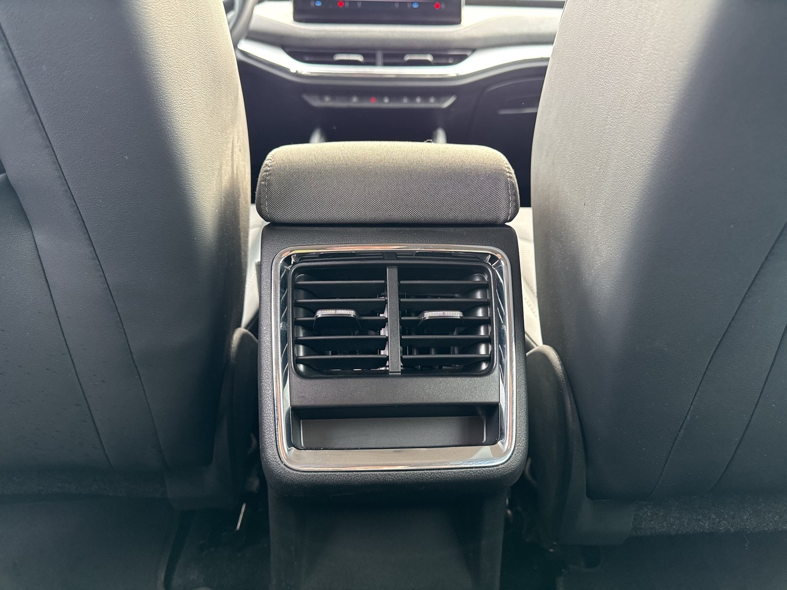 Skoda Enyaq 50 LOFT CAM LM19 NAVI LED KEYLESS-GO KLIMA