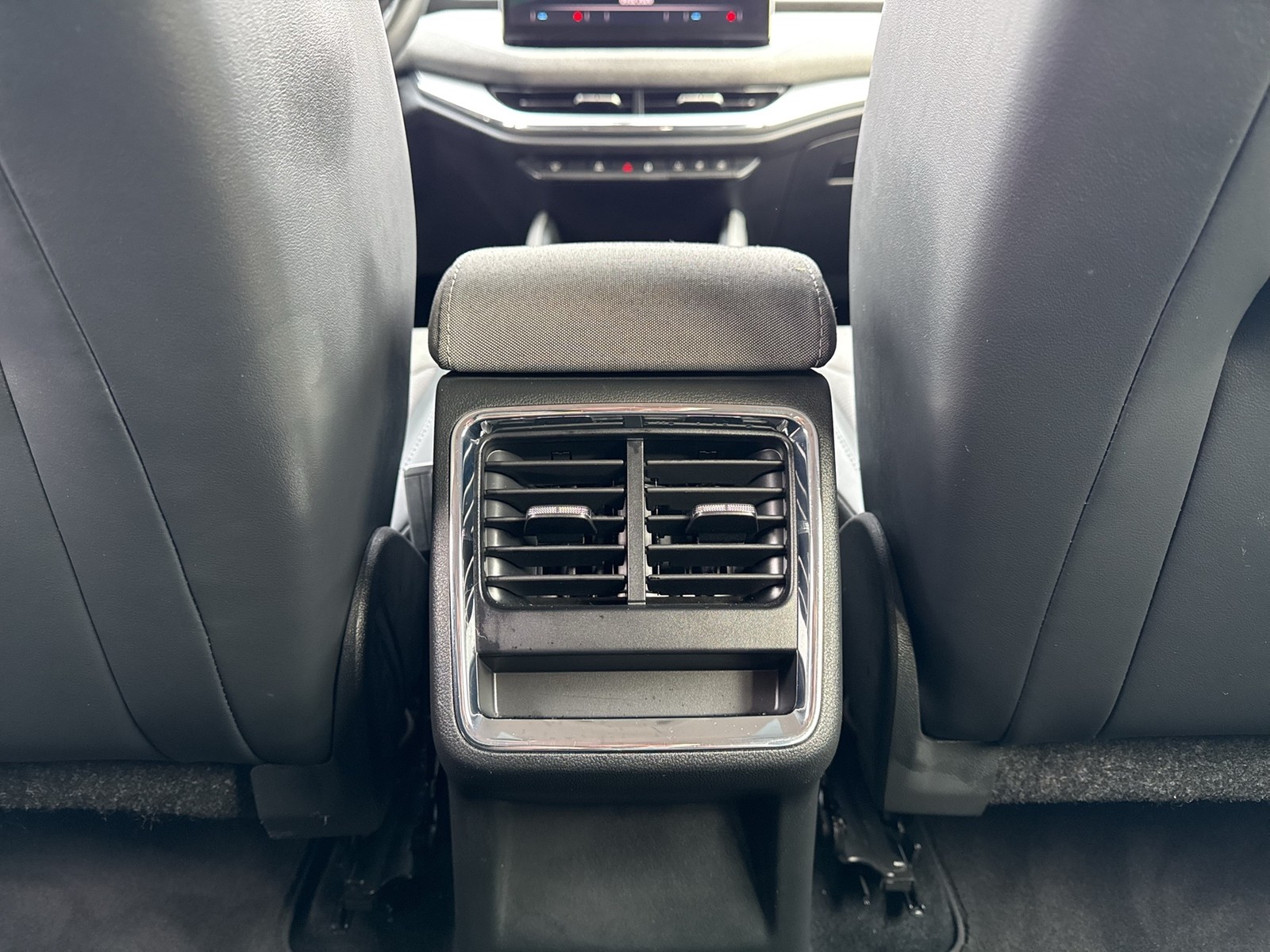 Skoda Enyaq 50 LOFT CAM LM19 NAVI LED KEYLESS-GO KLIMA