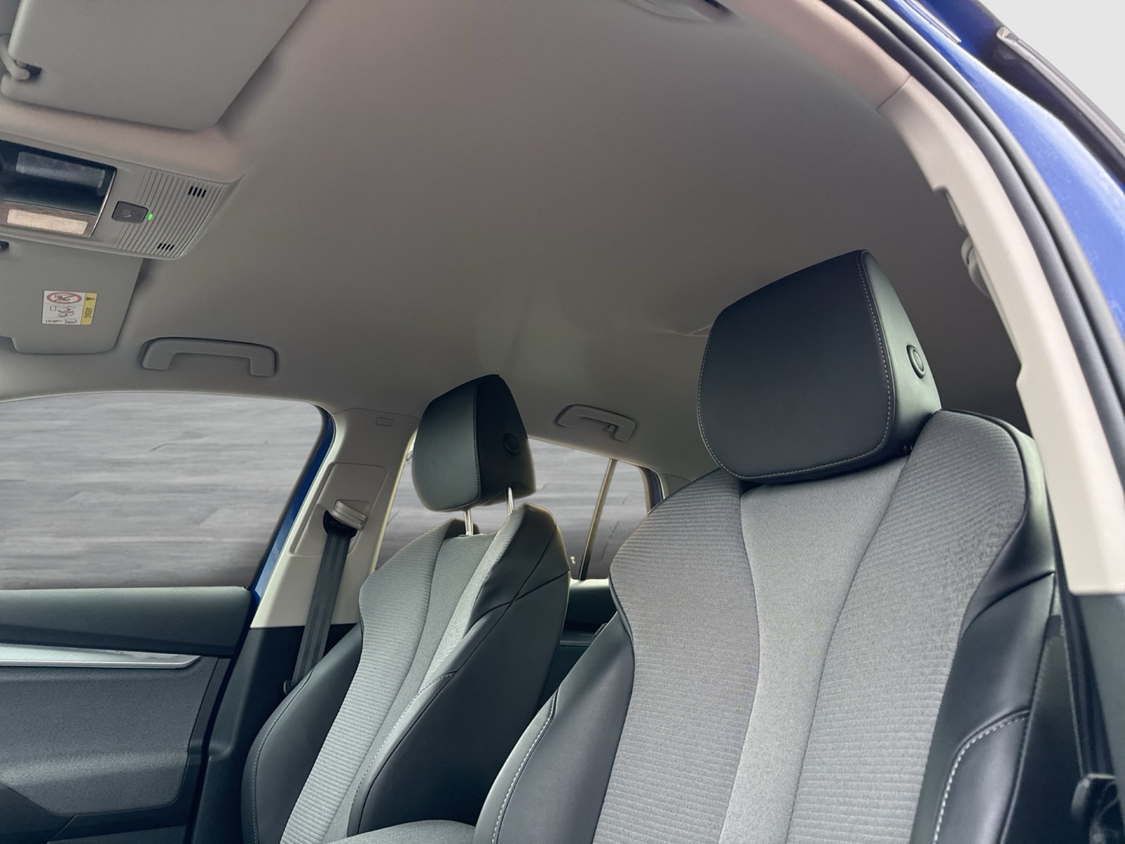 Skoda Enyaq 50 LOFT CAM LM19 NAVI LED KEYLESS-GO KLIMA