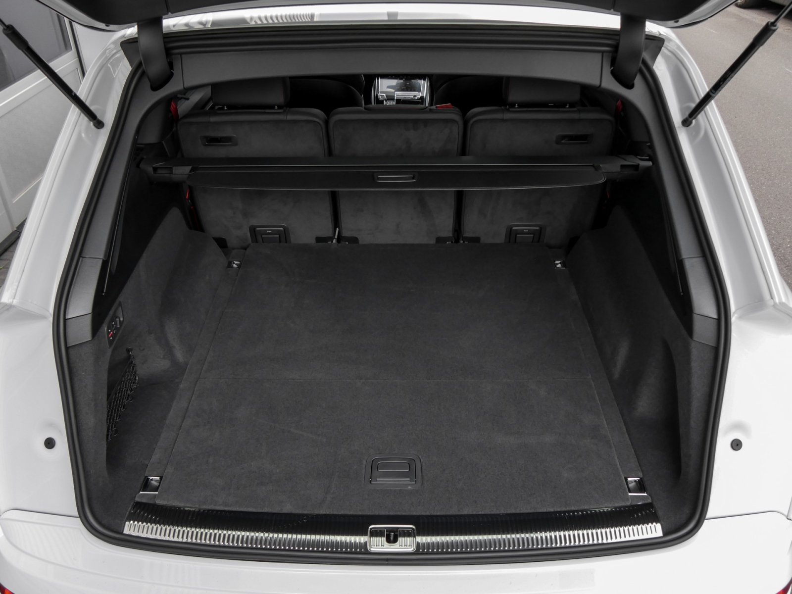 Audi Q7 SUV TDI quattro tiptronic AHK PANO B&O LM22