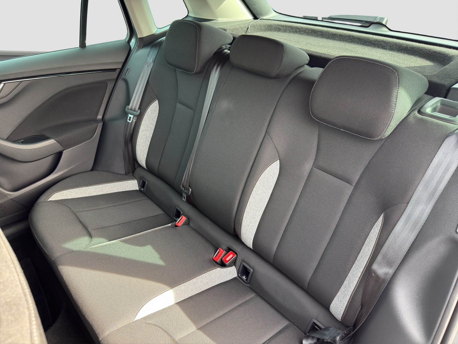 Skoda Kamiq 1.0 TOUR AHK CAM ACC E-KLAPPE NAVI LM17