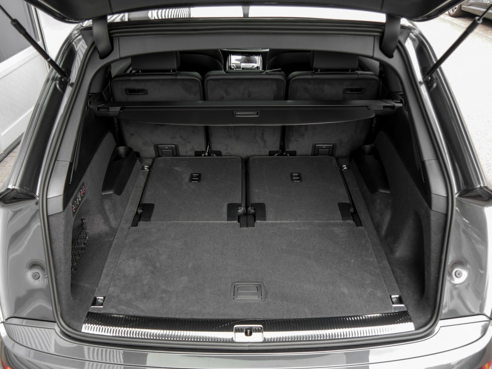 Audi Q7 SUV TDI quattro tiptronic AHK PANO LM21