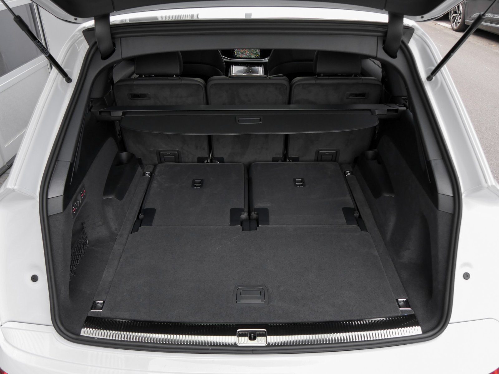 Audi Q7 SUV TDI quattro tiptronic AHK PANO LM22