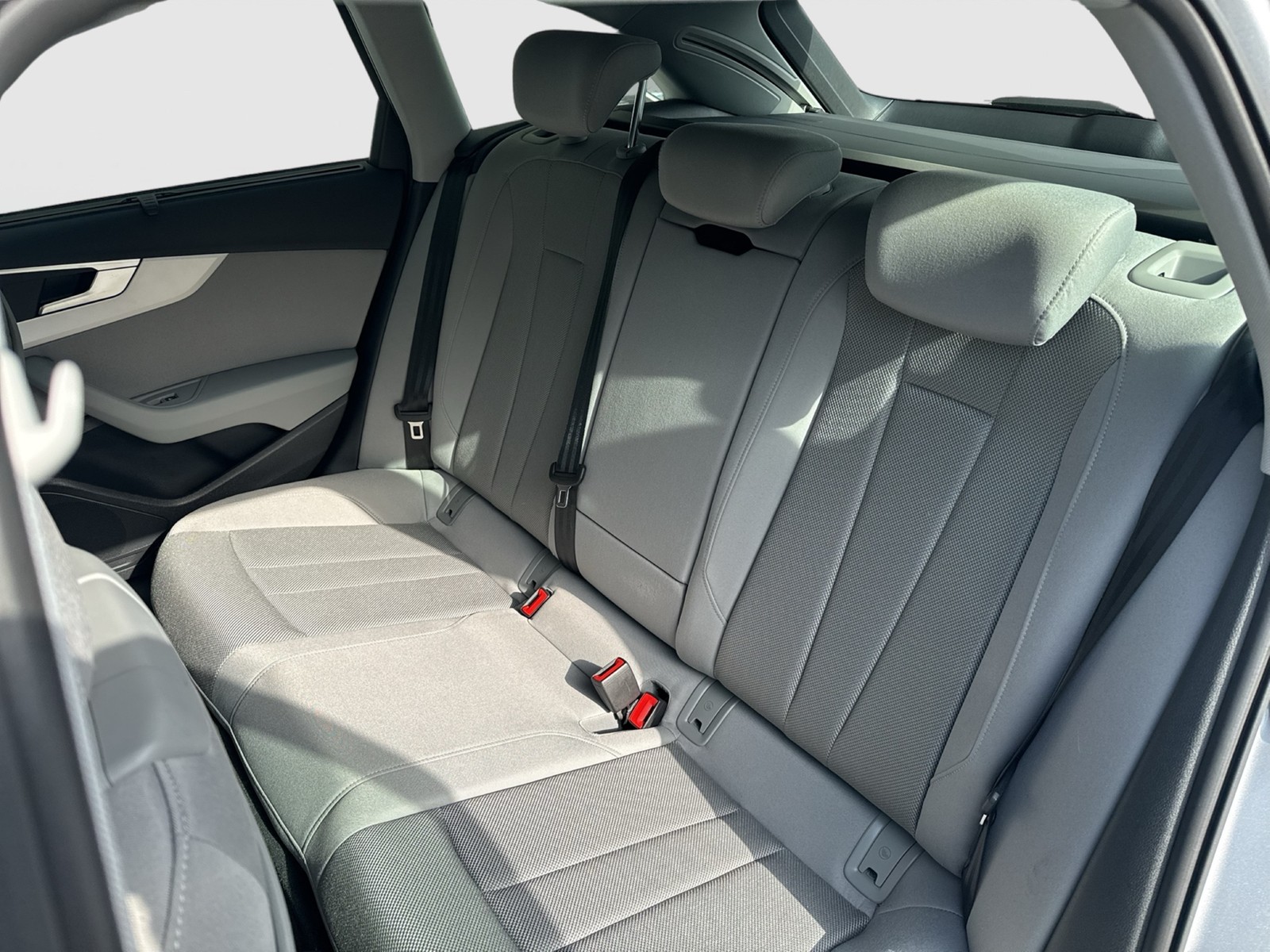 Audi A4 Avant 40 Qu. 360°KAMERA ALU19 MATRIX eKLAPPE