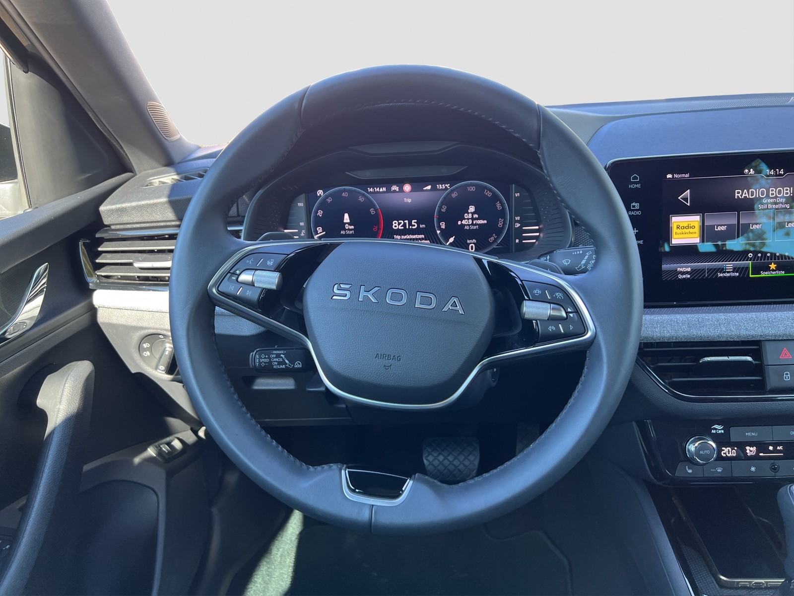 Skoda Kamiq 1.5 TOUR PANO AHK CAM ACC E-KLAPPE NAVI