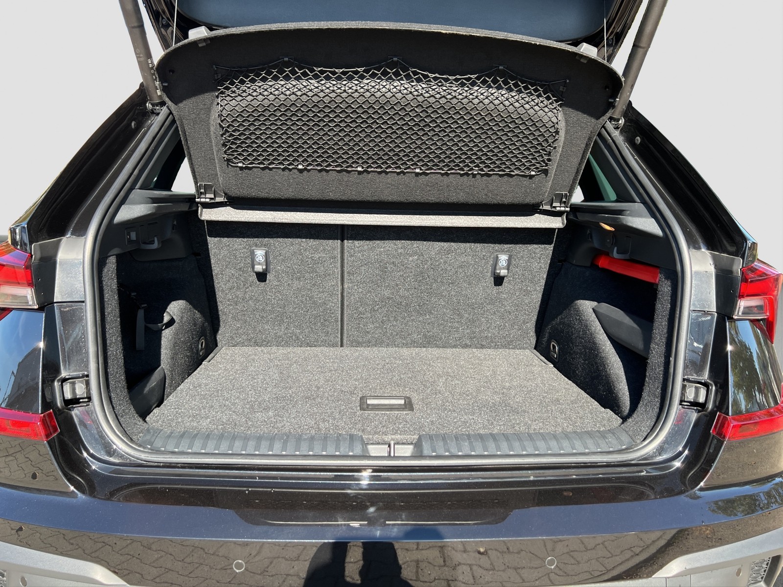 Skoda Kamiq 1.5 TOUR PANO AHK CAM ACC E-KLAPPE NAVI