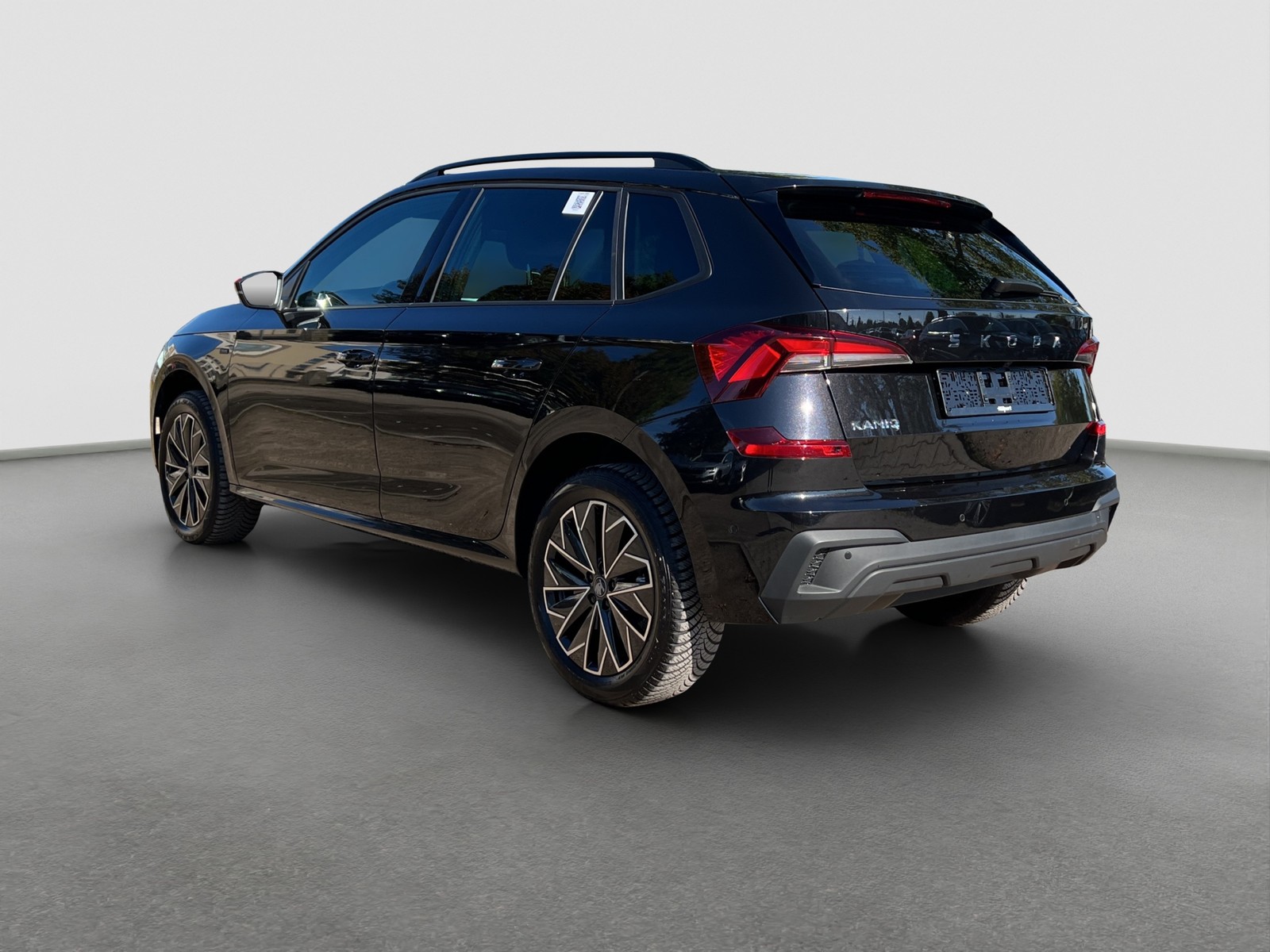 Skoda Kamiq 1.5 TOUR PANO AHK CAM ACC E-KLAPPE NAVI