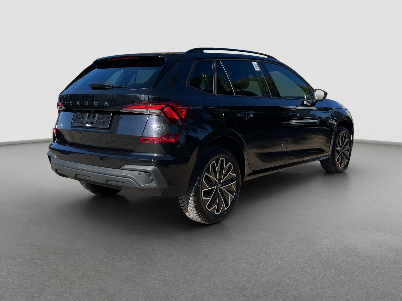 Skoda Kamiq 1.5 TOUR PANO AHK CAM ACC E-KLAPPE NAVI