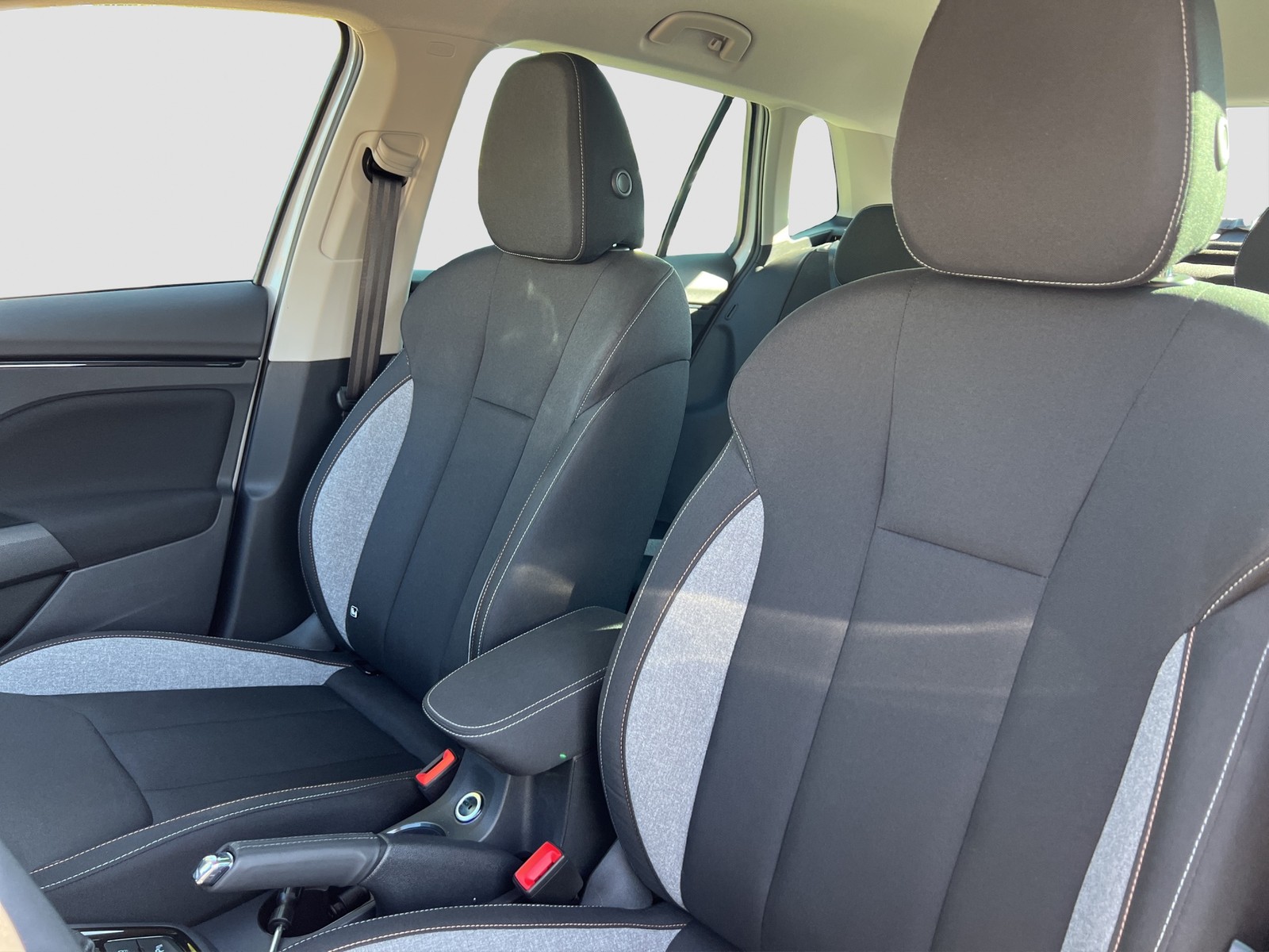 Skoda Kamiq 1.5 TOUR CAM ACC EKLAPPE NAVI LM17 CARPLAY