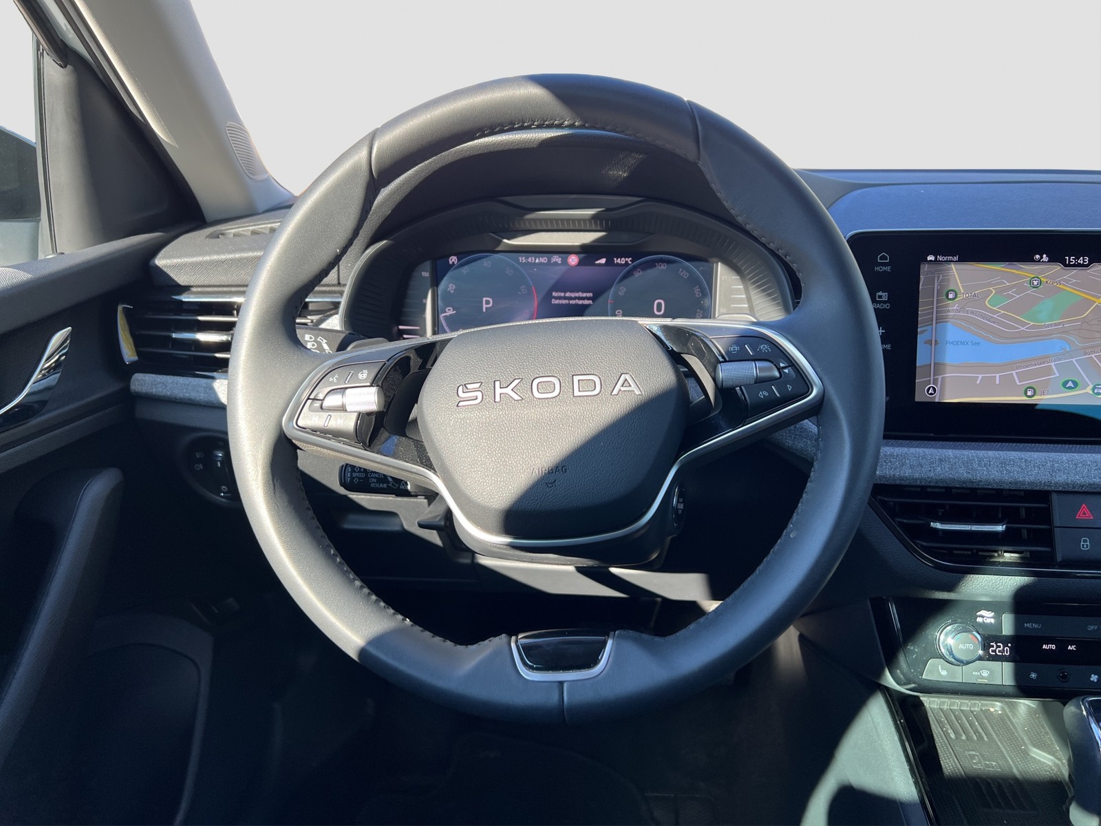 Skoda Kamiq 1.5 TOUR CAM ACC EKLAPPE NAVI LM17 CARPLAY