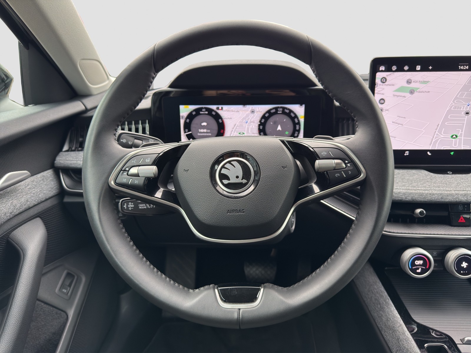 Skoda Superb Combi 1.5 eTSI SELECTION NEUES MODELL CAM