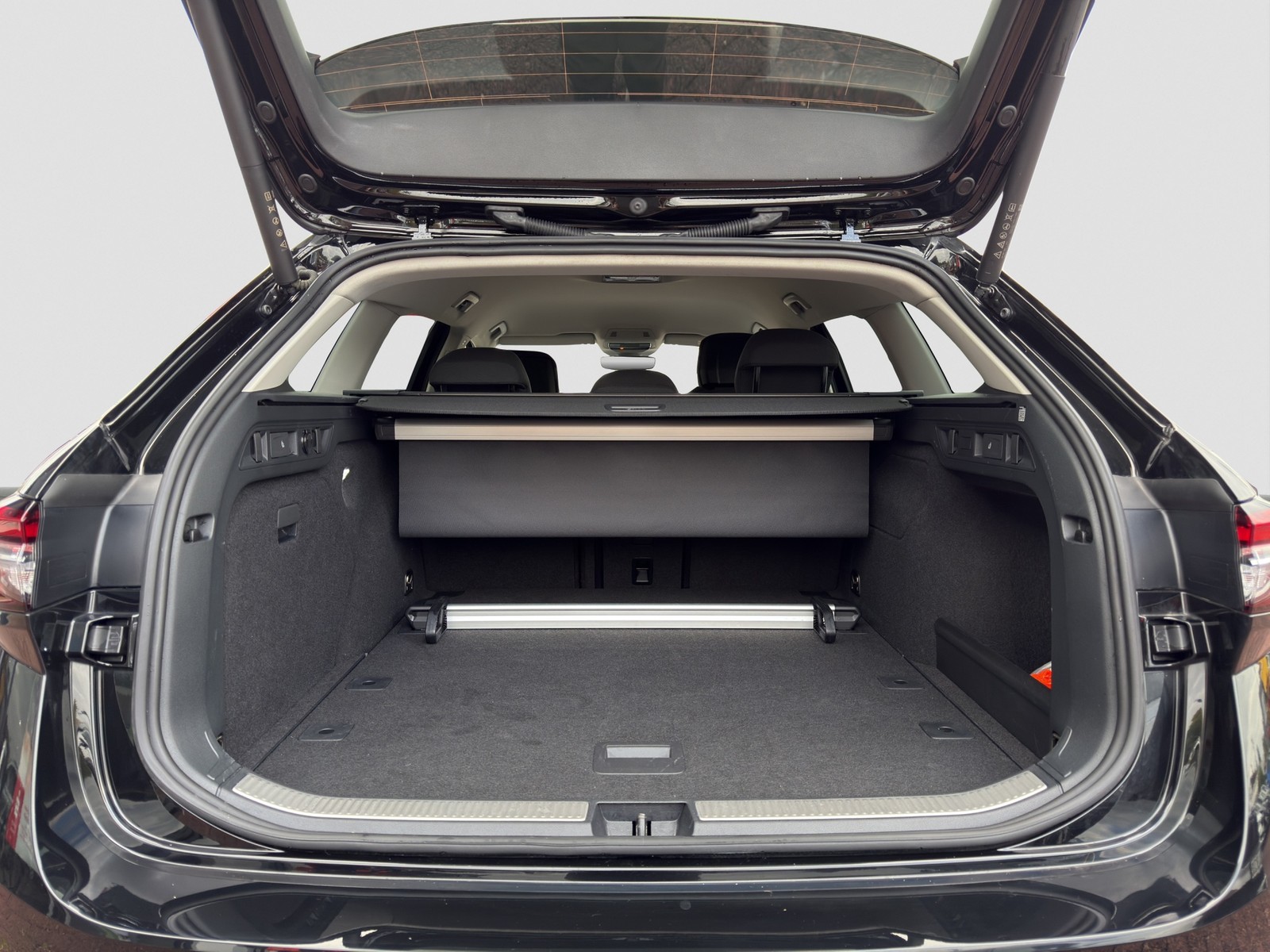 Skoda Superb Combi 1.5 eTSI SELECTION NEUES MODELL CAM