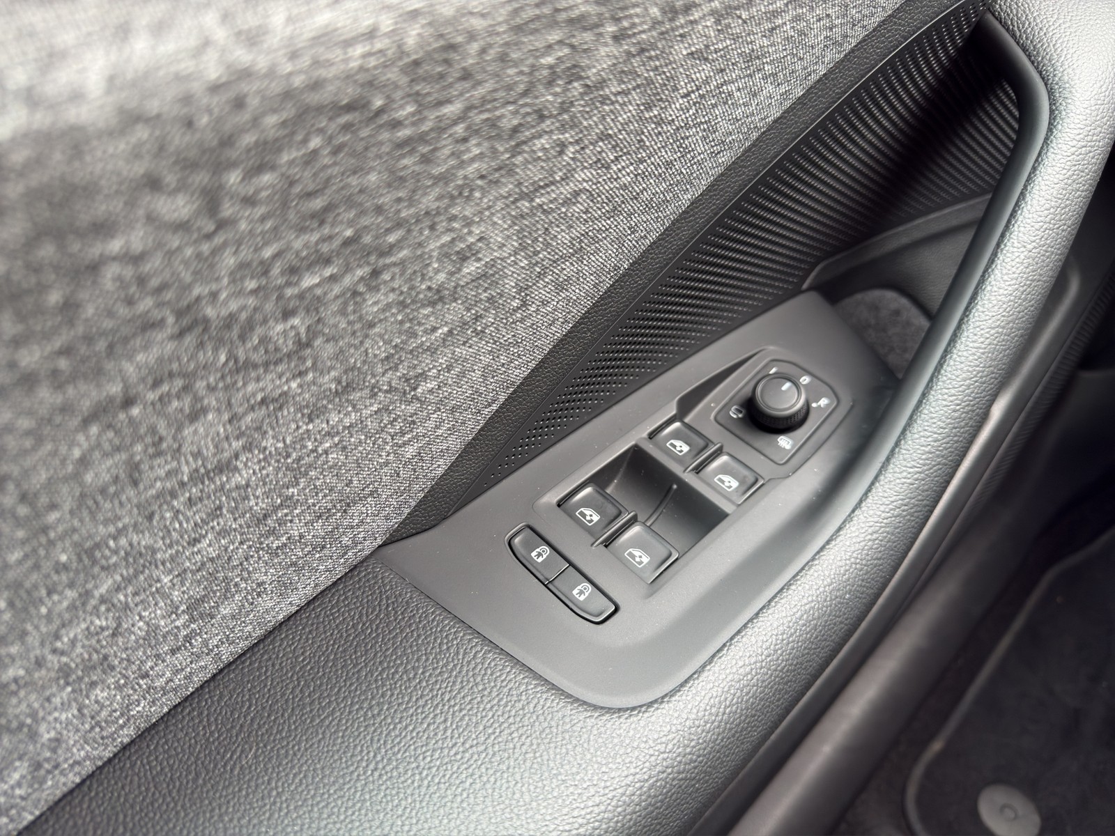 Skoda Superb Combi 1.5 eTSI SELECTION NEUES MODELL CAM