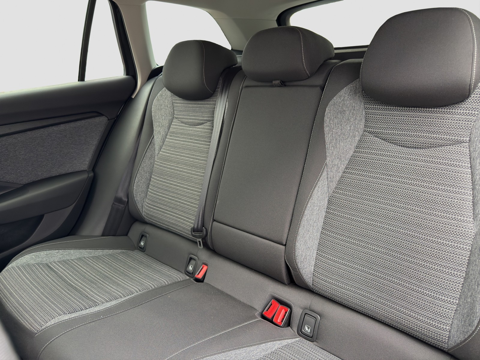 Skoda Superb Combi 1.5 eTSI SELECTION NEUES MODELL CAM