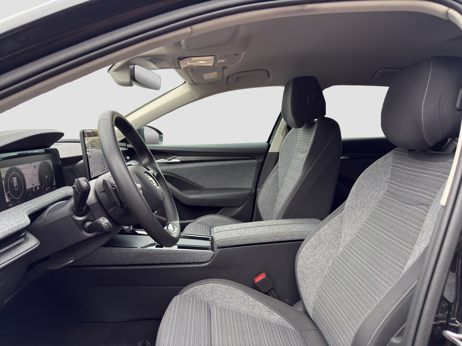 Skoda Superb Combi 1.5 eTSI SELECTION NEUES MODELL CAM