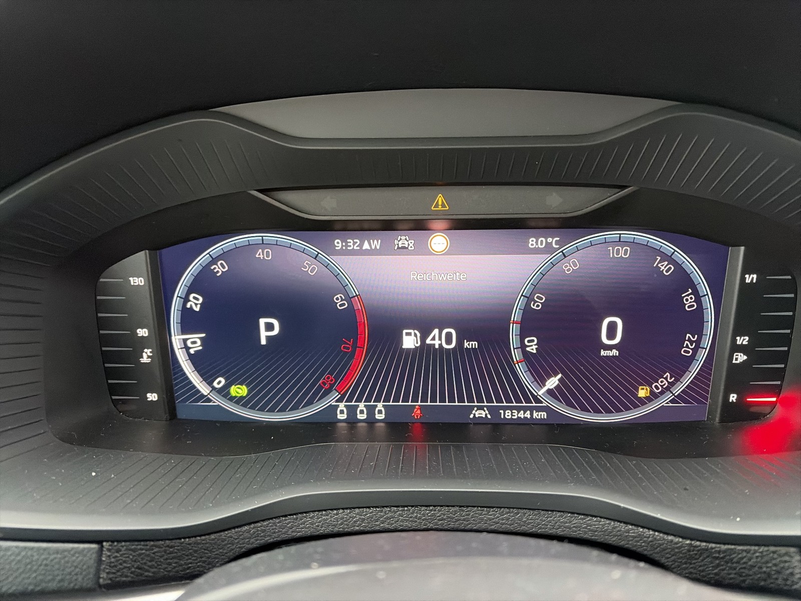 Skoda Karoq 1.5 SELECTION AHK CAM NAVI CARPLAY SITZHZ.