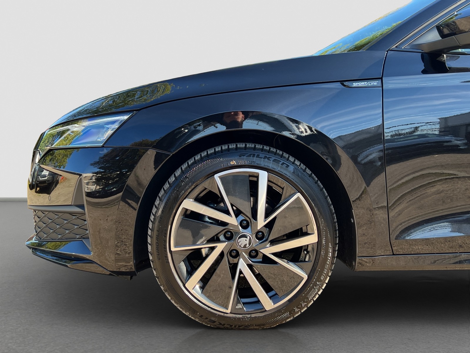 Skoda Octavia Combi 2.0 SPORTLINE PANO 360CAM ACC LM18