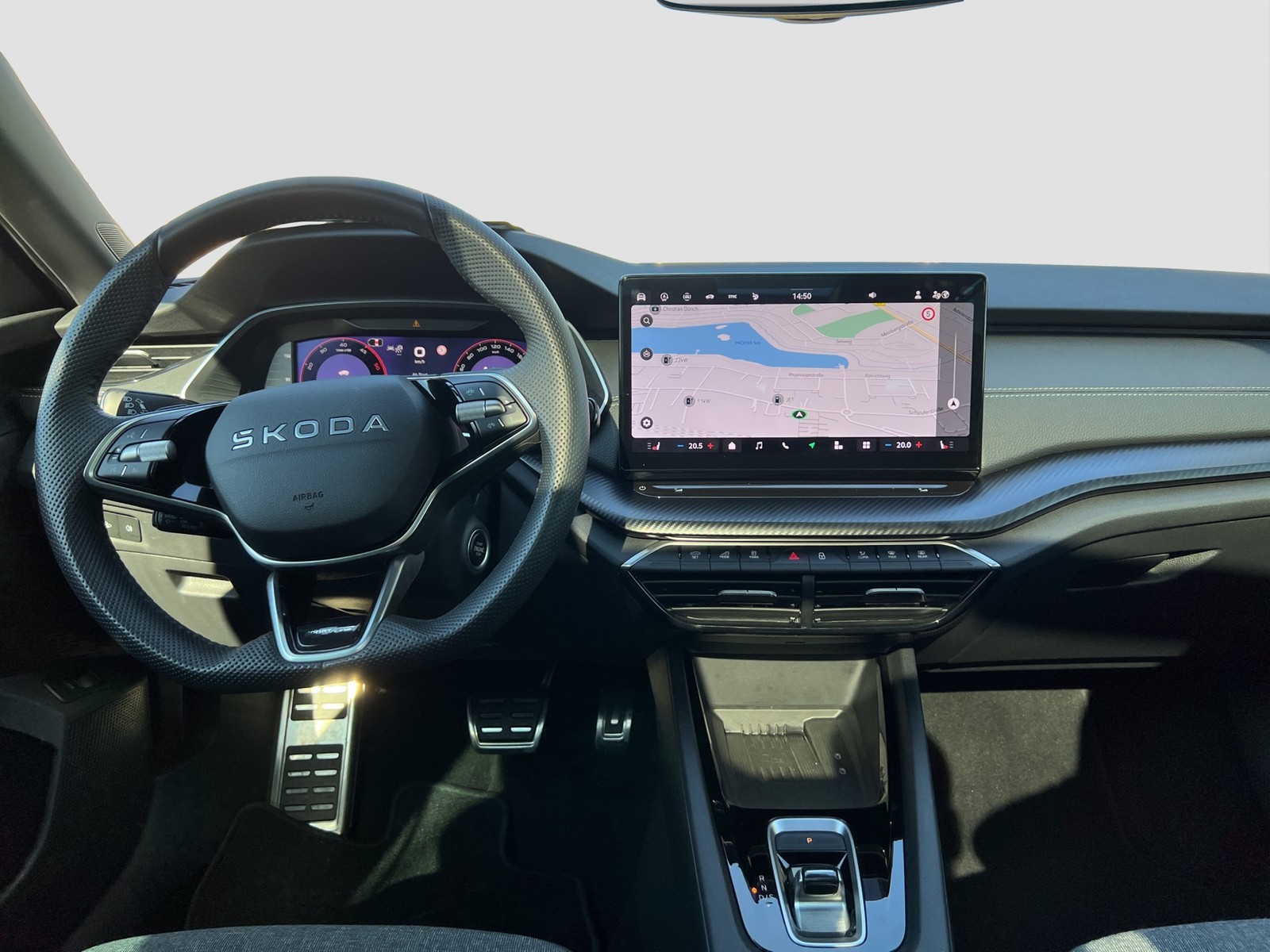 Skoda Octavia Combi 2.0 SPORTLINE PANO 360CAM ACC LM18