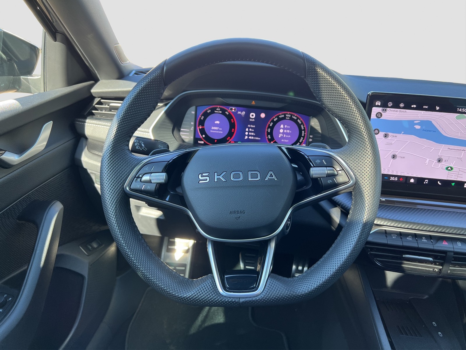 Skoda Octavia Combi 2.0 SPORTLINE PANO 360CAM ACC LM18