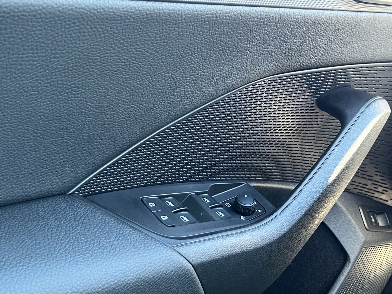 Skoda Octavia Combi 2.0 SPORTLINE PANO 360CAM ACC LM18