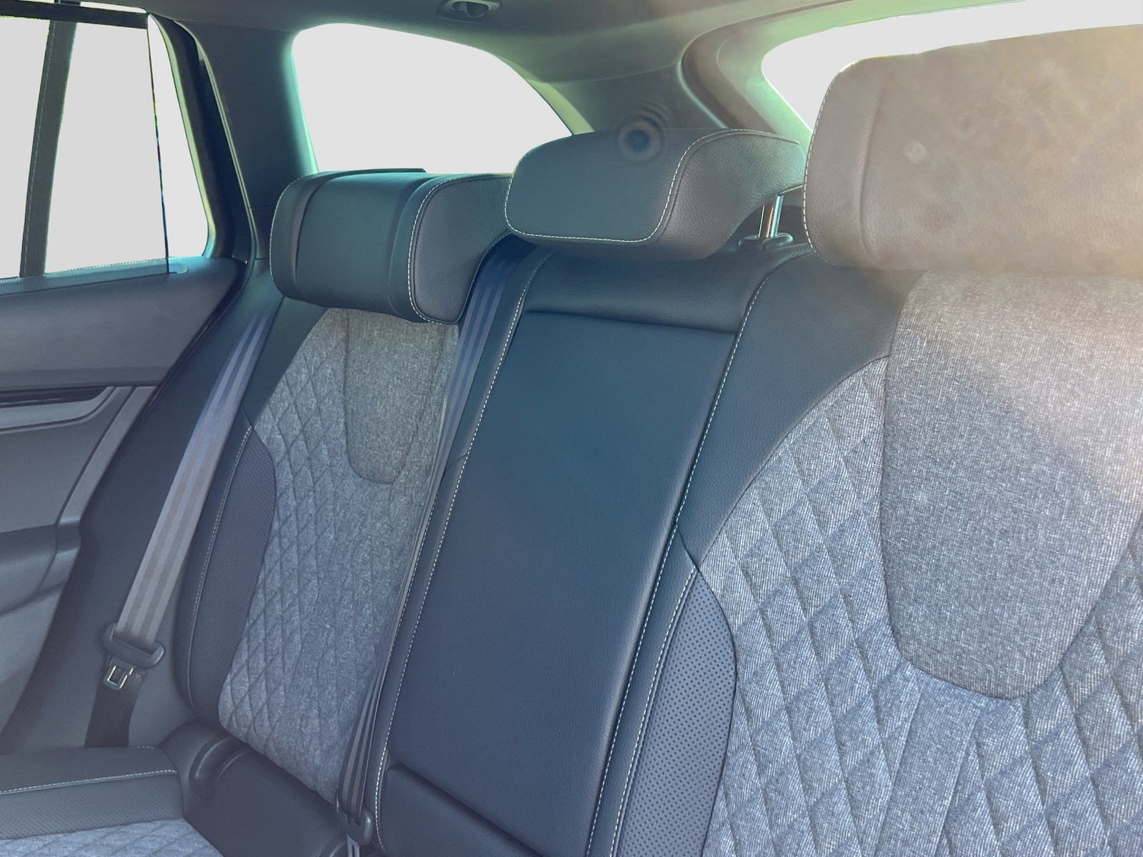 Skoda Octavia Combi 2.0 SPORTLINE PANO 360CAM ACC LM18