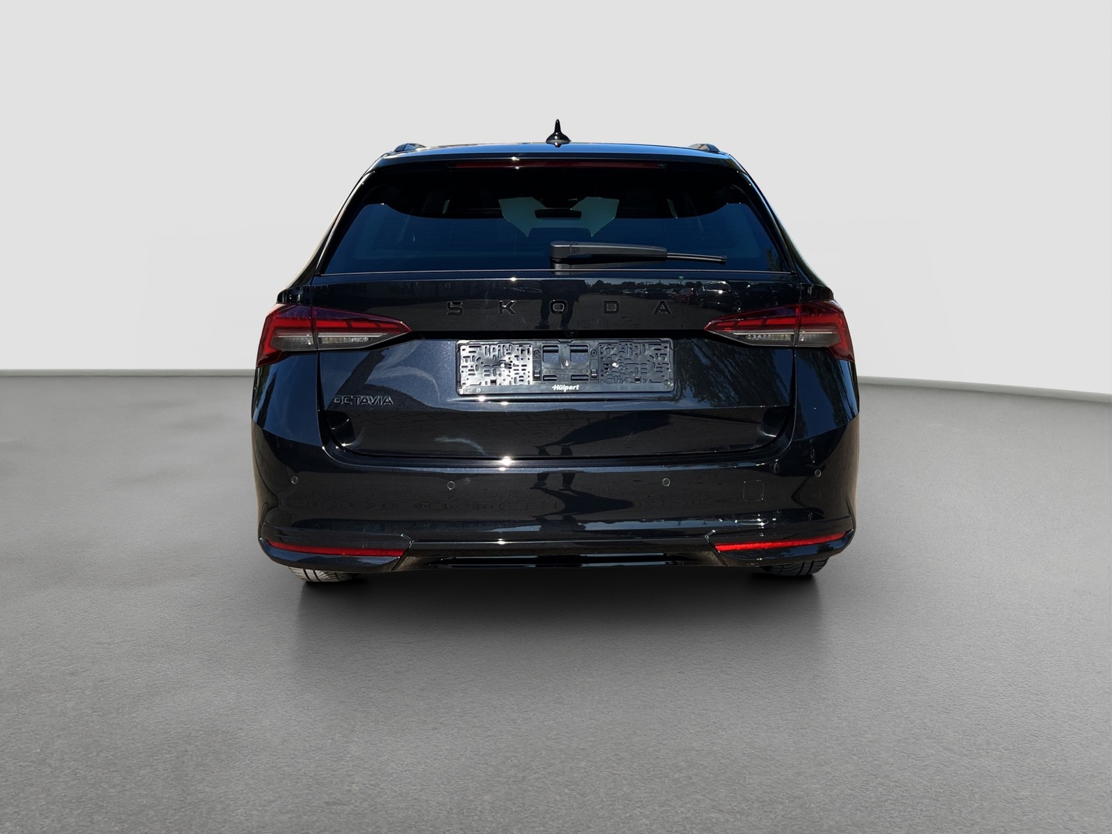 Skoda Octavia Combi 2.0 SPORTLINE PANO 360CAM ACC LM18