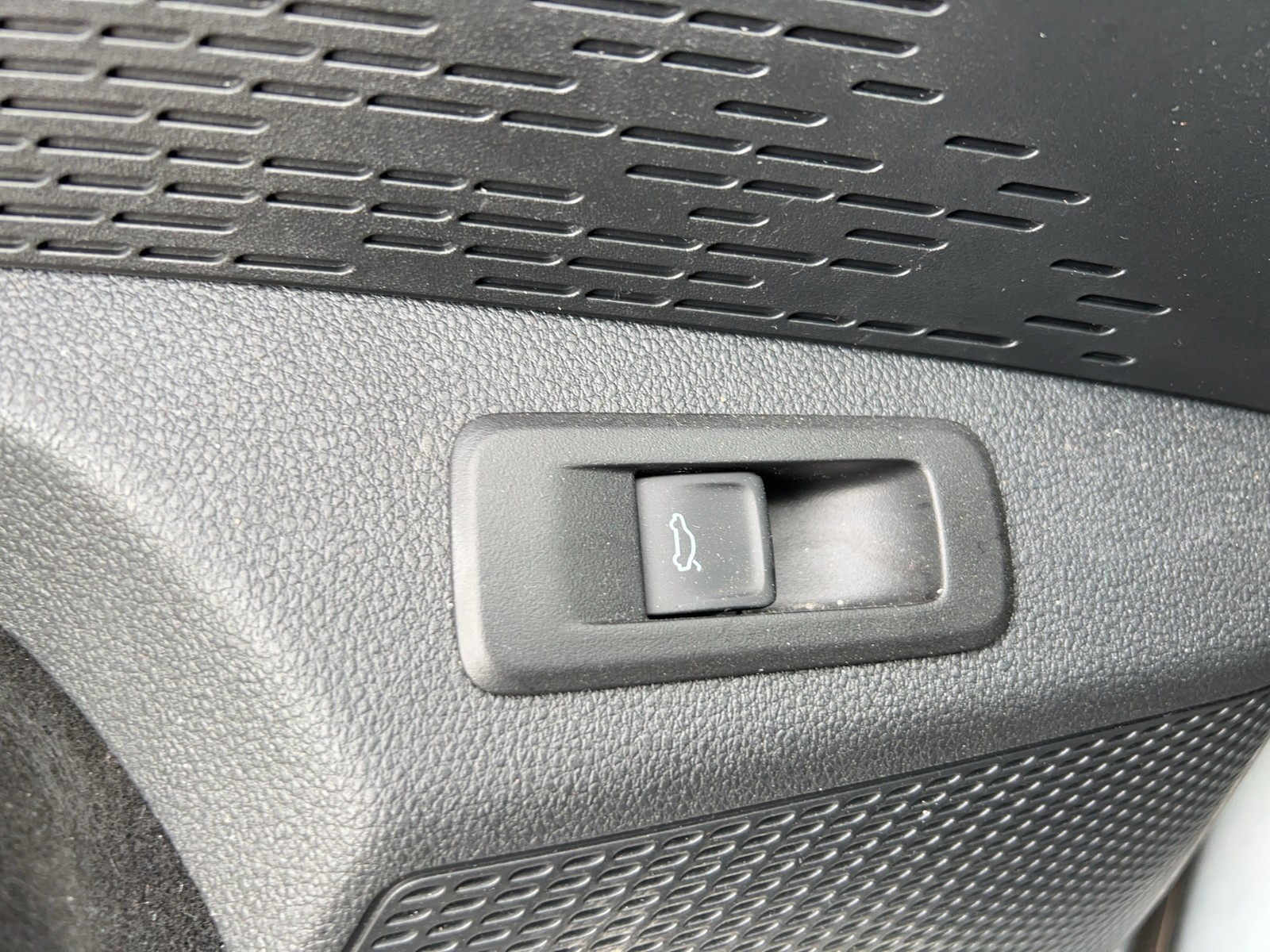 Skoda Octavia Combi 2.0 SPORTLINE PANO 360CAM ACC LM18