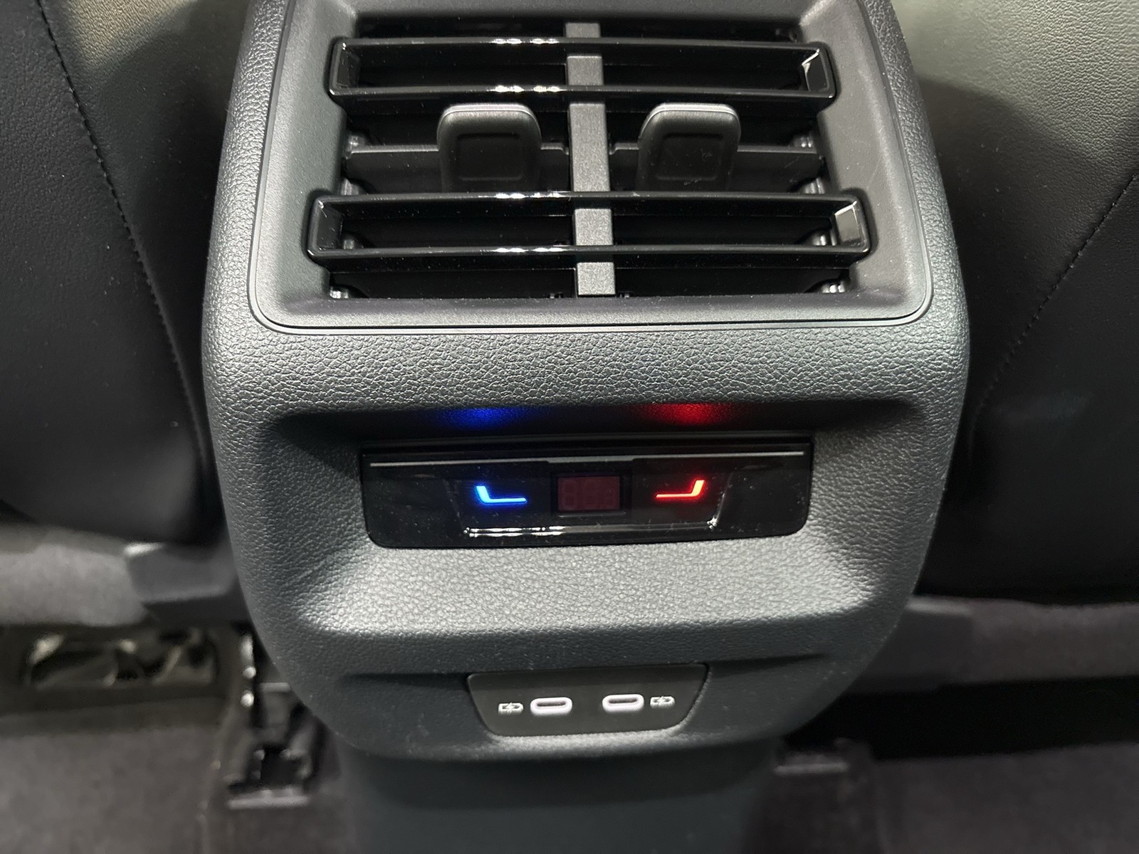 Volkswagen Tiguan 1.5 HYBRID LIFE AHK CAM ACC LM18 NAVI