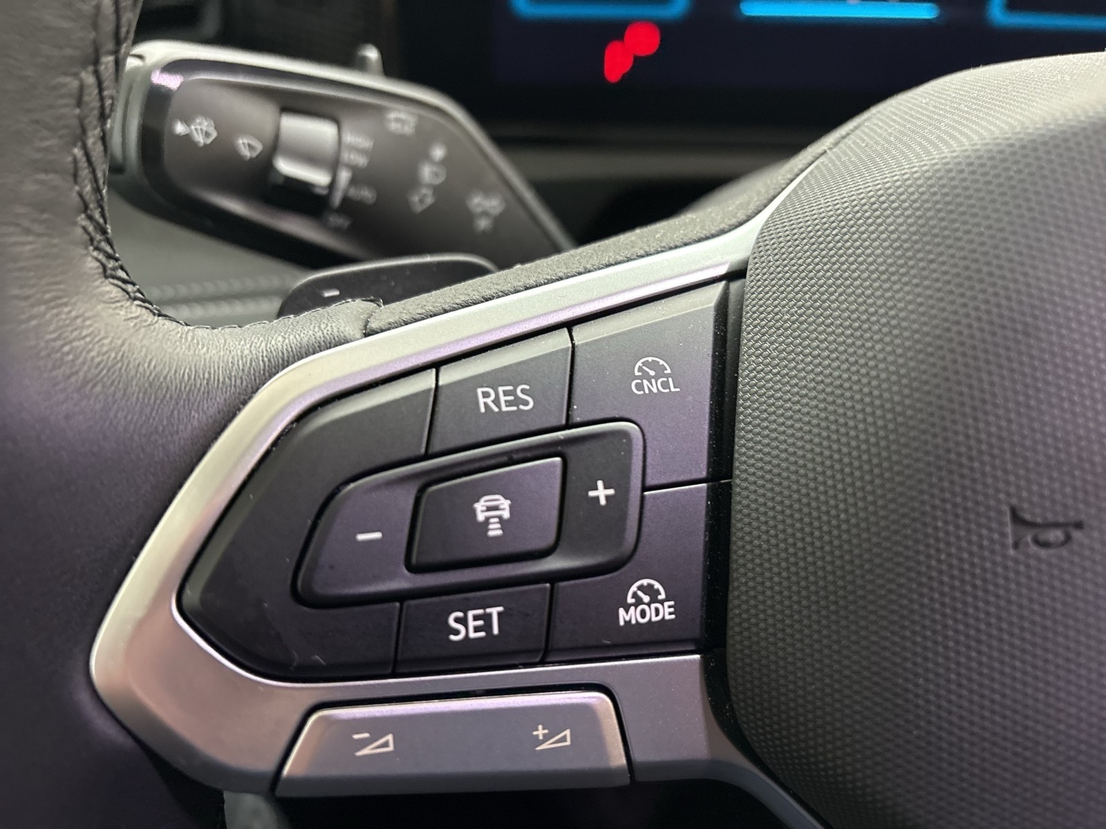 Volkswagen Tiguan 1.5 HYBRID LIFE AHK CAM ACC LM18 NAVI