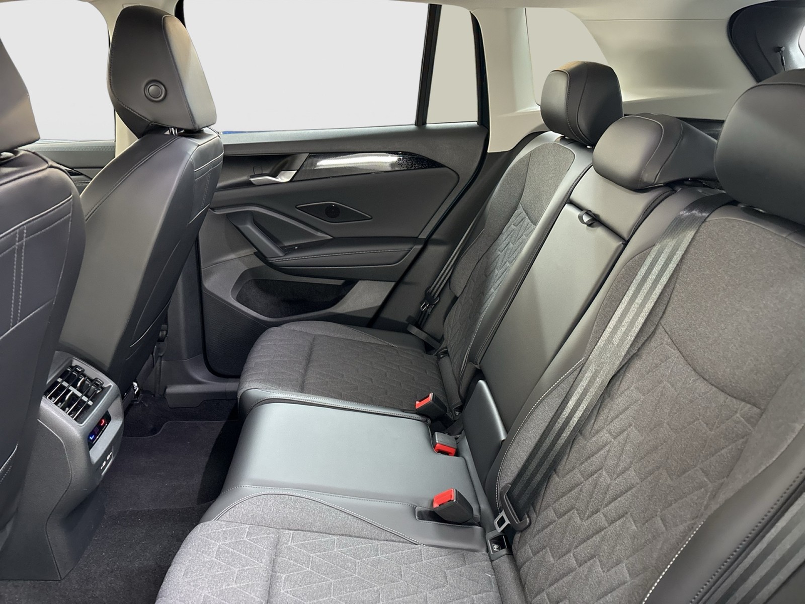 Volkswagen Tiguan 1.5 HYBRID LIFE AHK CAM ACC LM18 NAVI