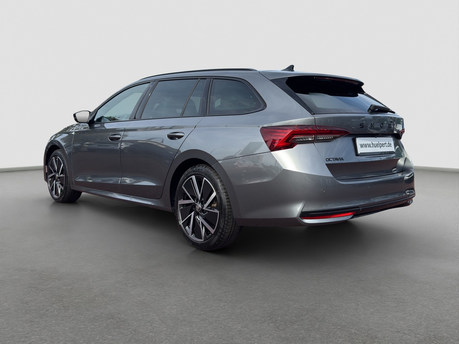 Skoda Octavia Combi 2.0 SPORTLINE PANO CAM ACC LM18