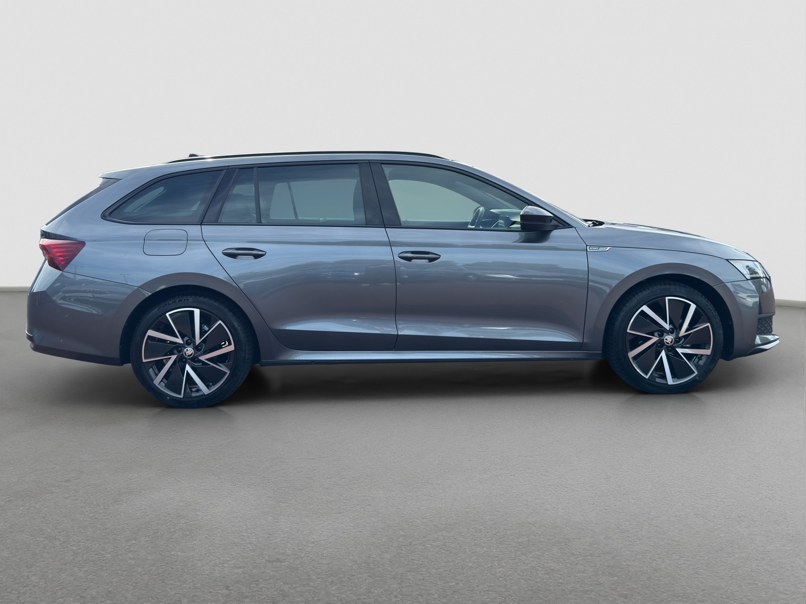 Skoda Octavia Combi 2.0 SPORTLINE PANO CAM ACC LM18