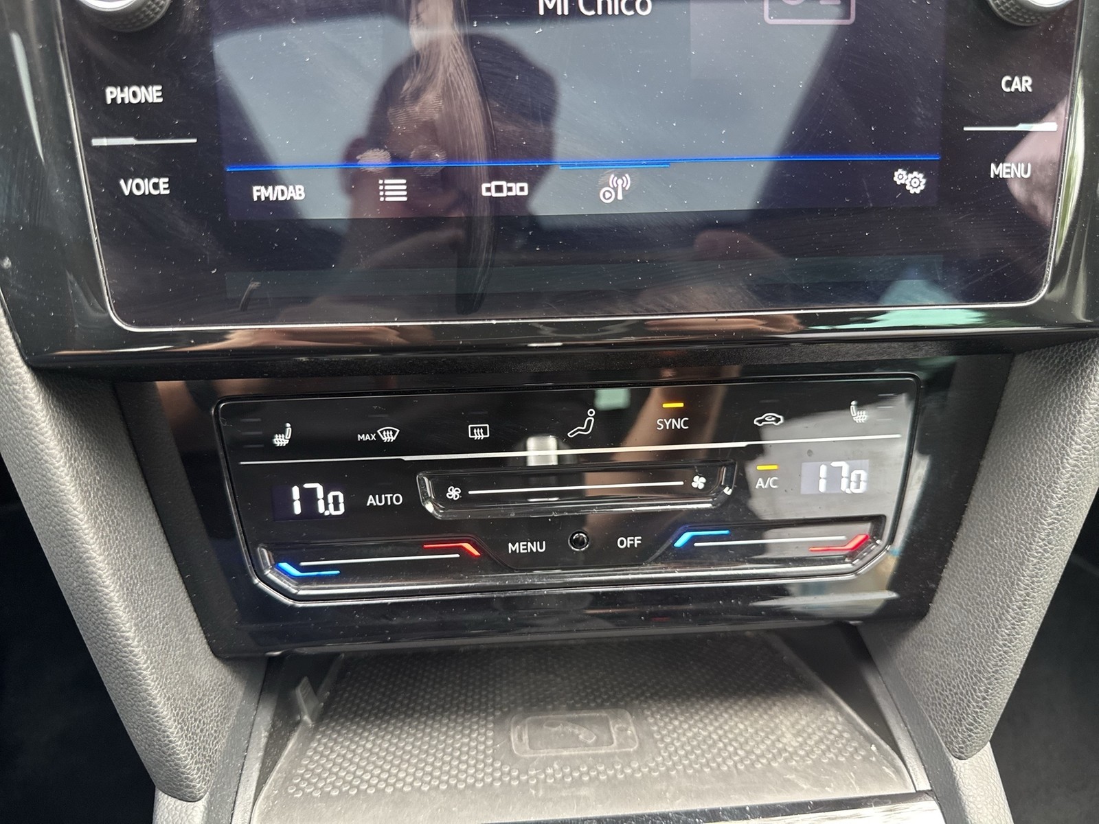 Volkswagen Passat Variant 1.5 BUSINESS PANO AHK CAM ACC NAVI