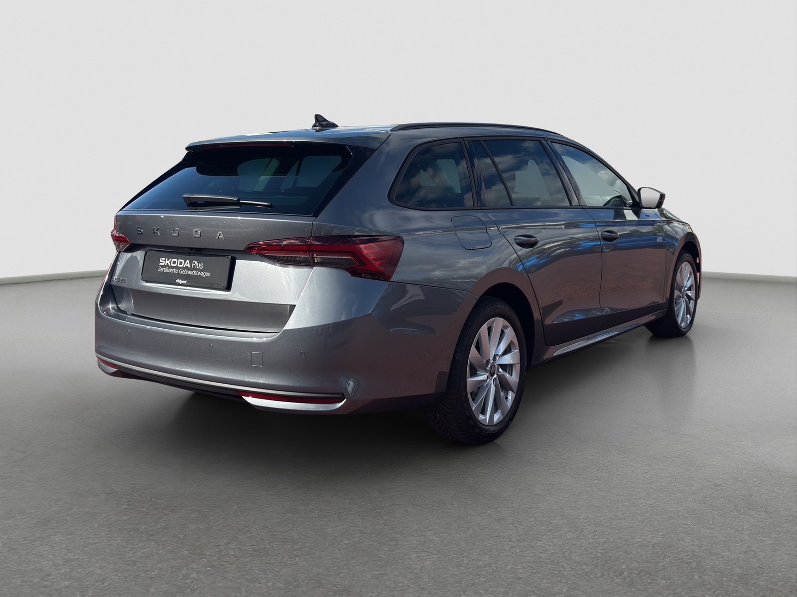 Skoda Octavia Combi 1.5 e-TEC SELECTION PANO 360°CAM