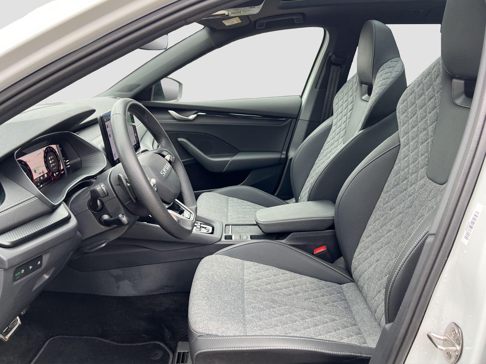 Skoda Octavia Combi 1.5 e-TEC SPORTLINE PANO AHK LM18