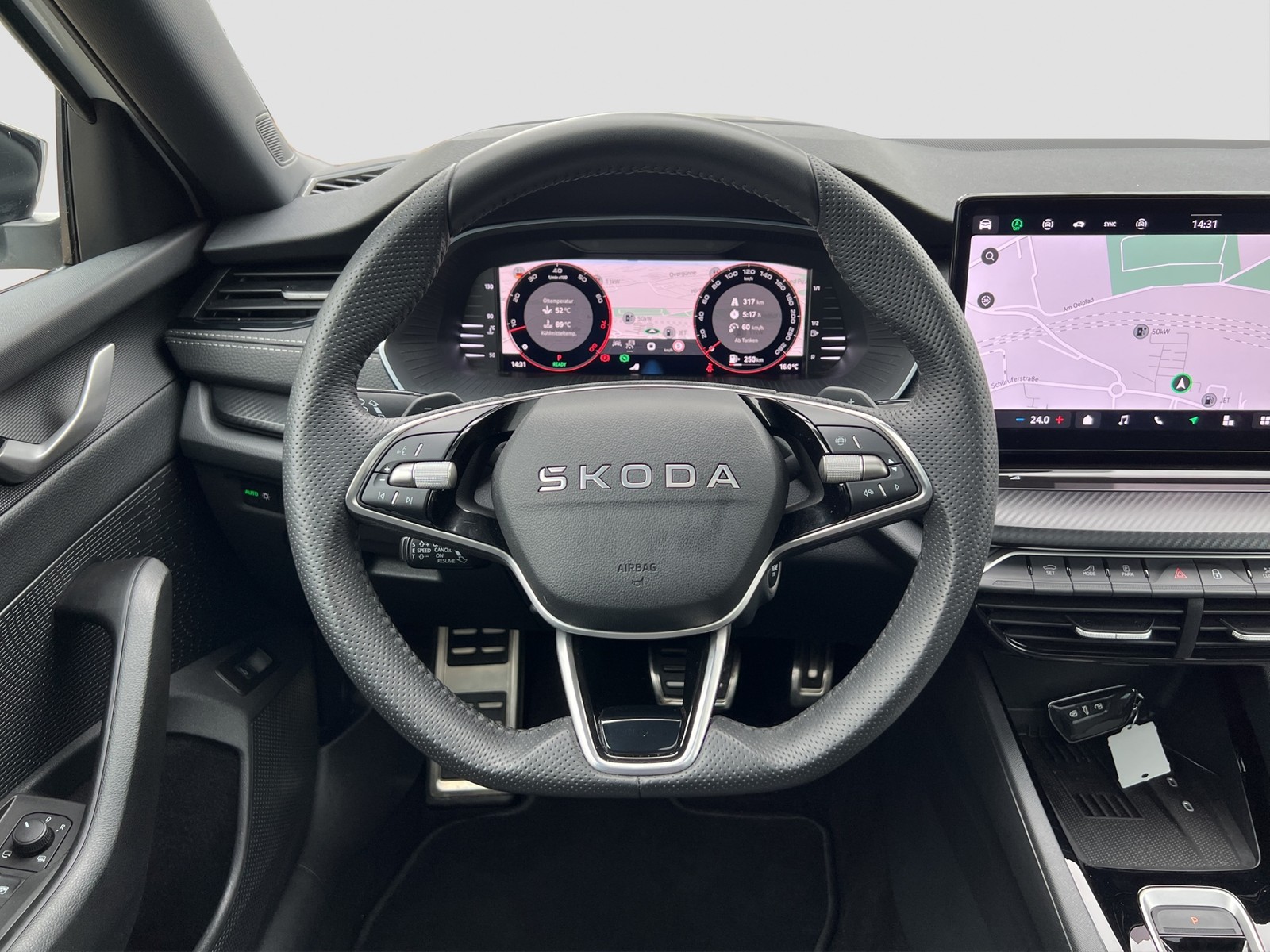 Skoda Octavia Combi 1.5 e-TEC SPORTLINE PANO AHK LM18