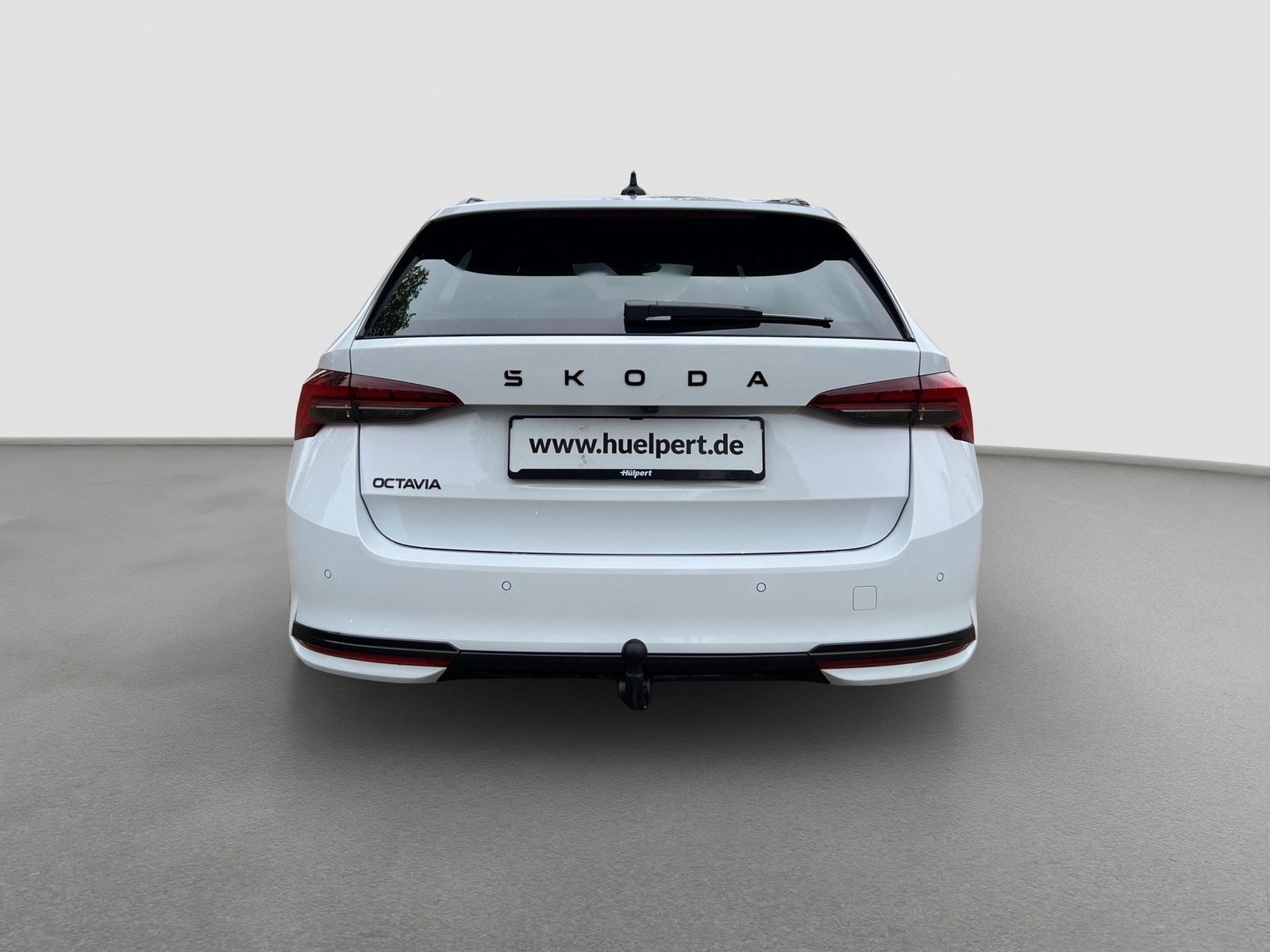 Skoda Octavia Combi 1.5 e-TEC SPORTLINE PANO AHK LM18