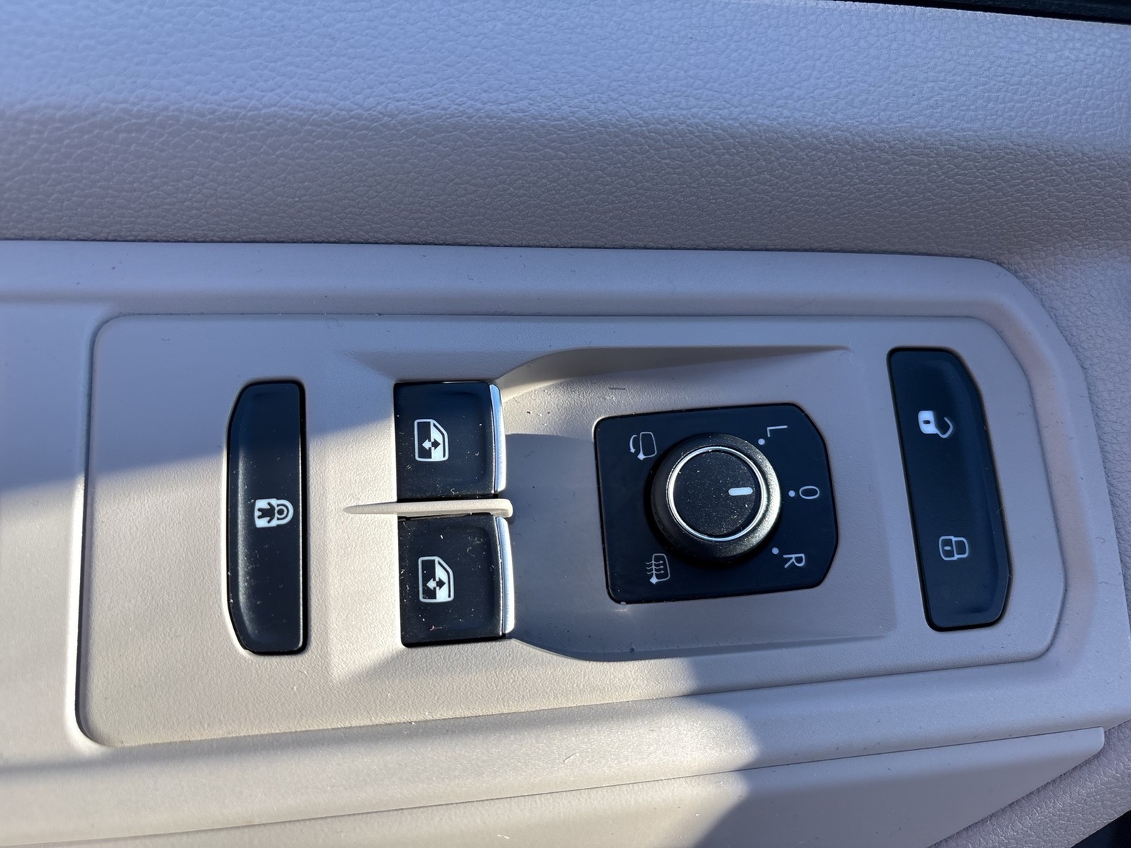 Volkswagen T7 Multivan HYBRID LIFE lang PANO STANDHZ. CAM