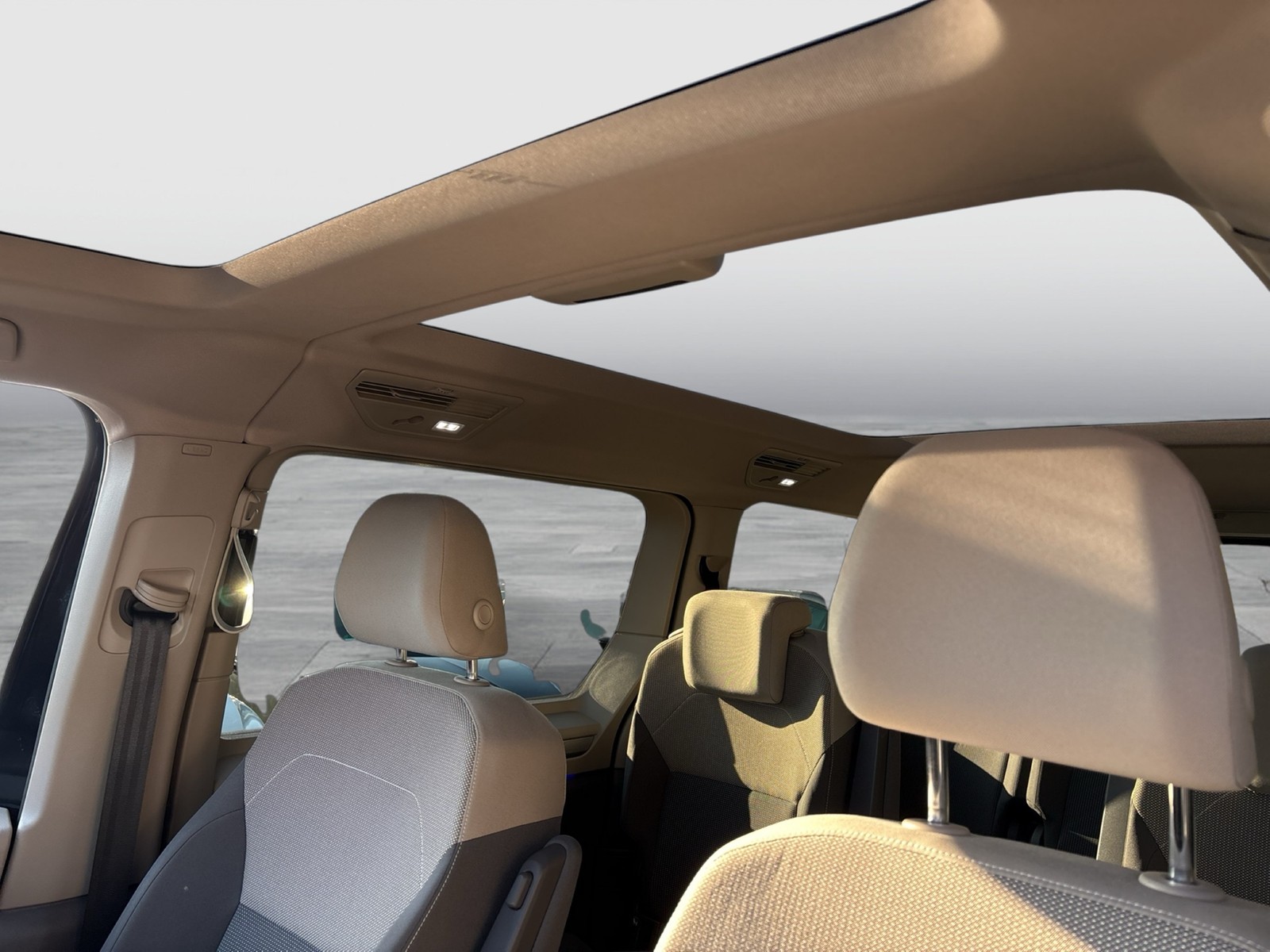 Volkswagen T7 Multivan HYBRID LIFE lang PANO STANDHZ. CAM